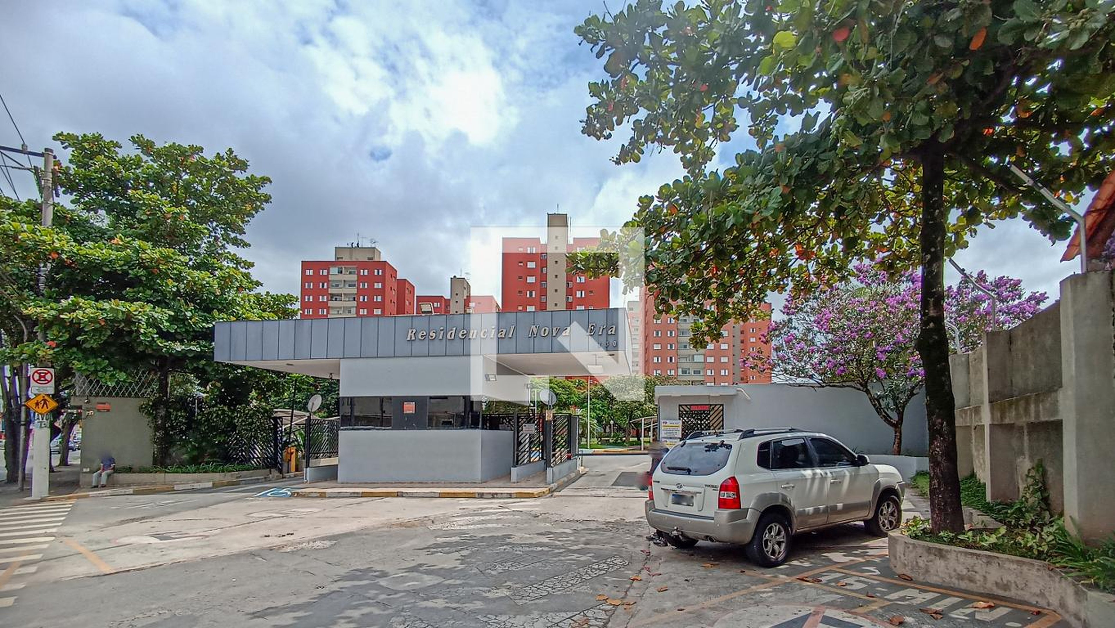 Fachada Condomínio em Avenida Edmundo Amaral, 130