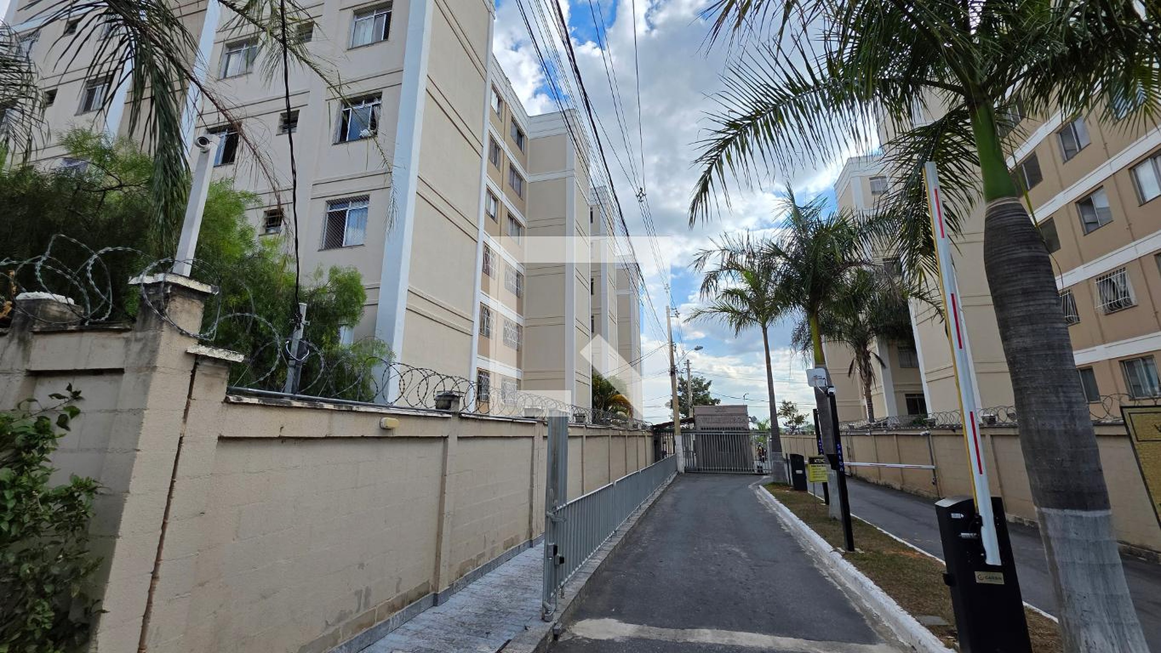 Fachada Condomínio em Avenida Bandeirante Felipe Rodrigues, 300