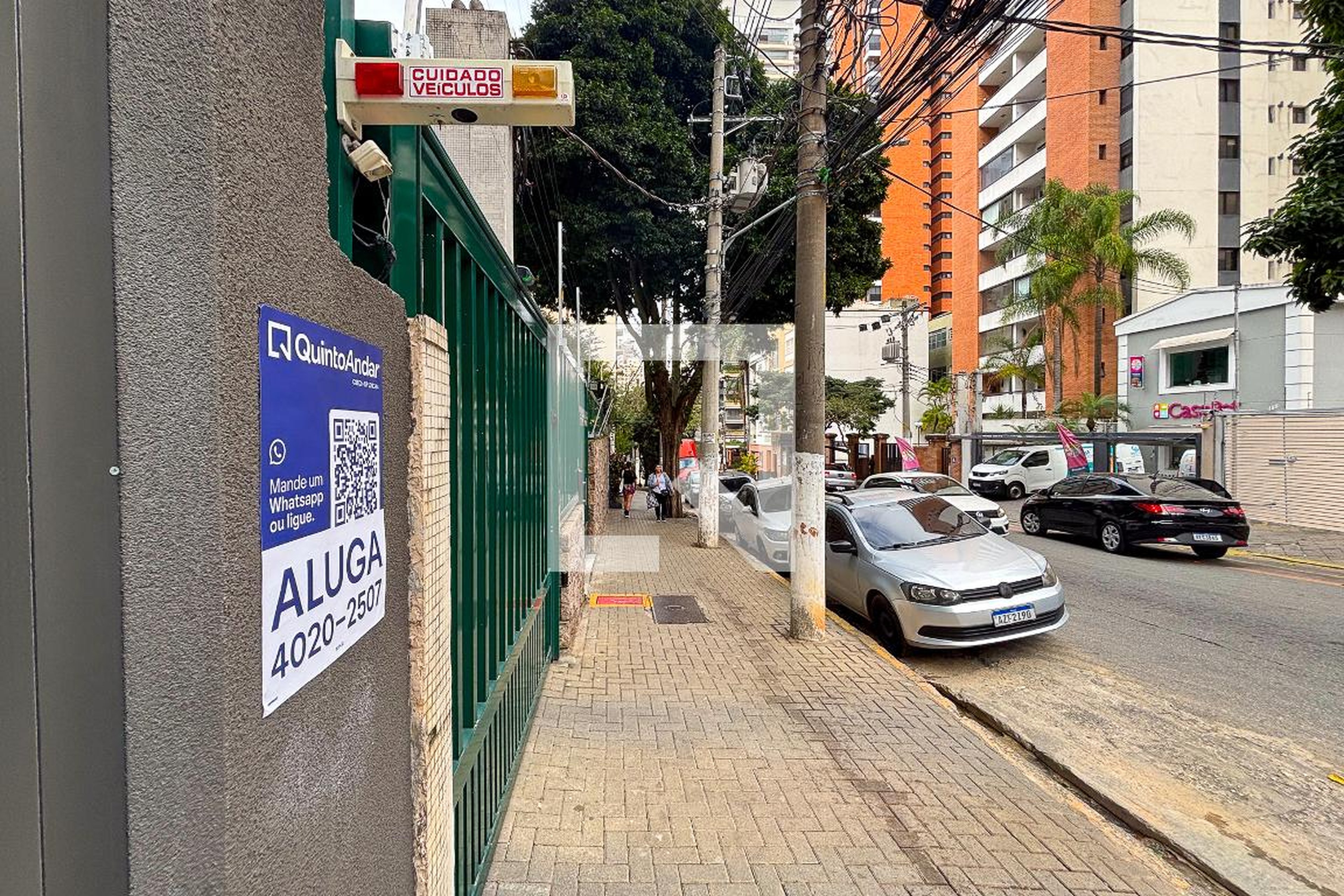 fachada do predio Condomínio Capote 210 Pinheiros