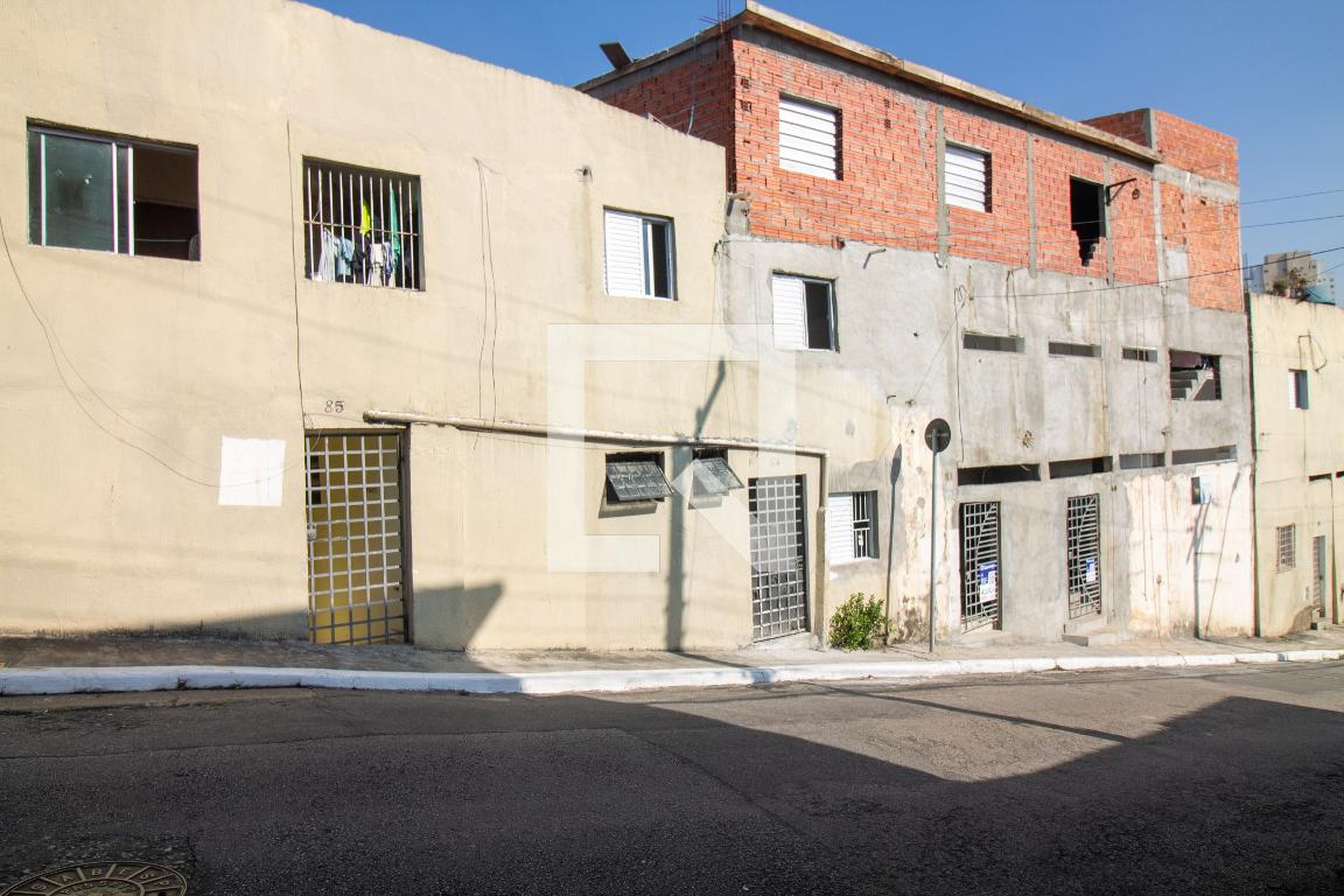 Fachada Condomínio em Rua Confiteor, 81