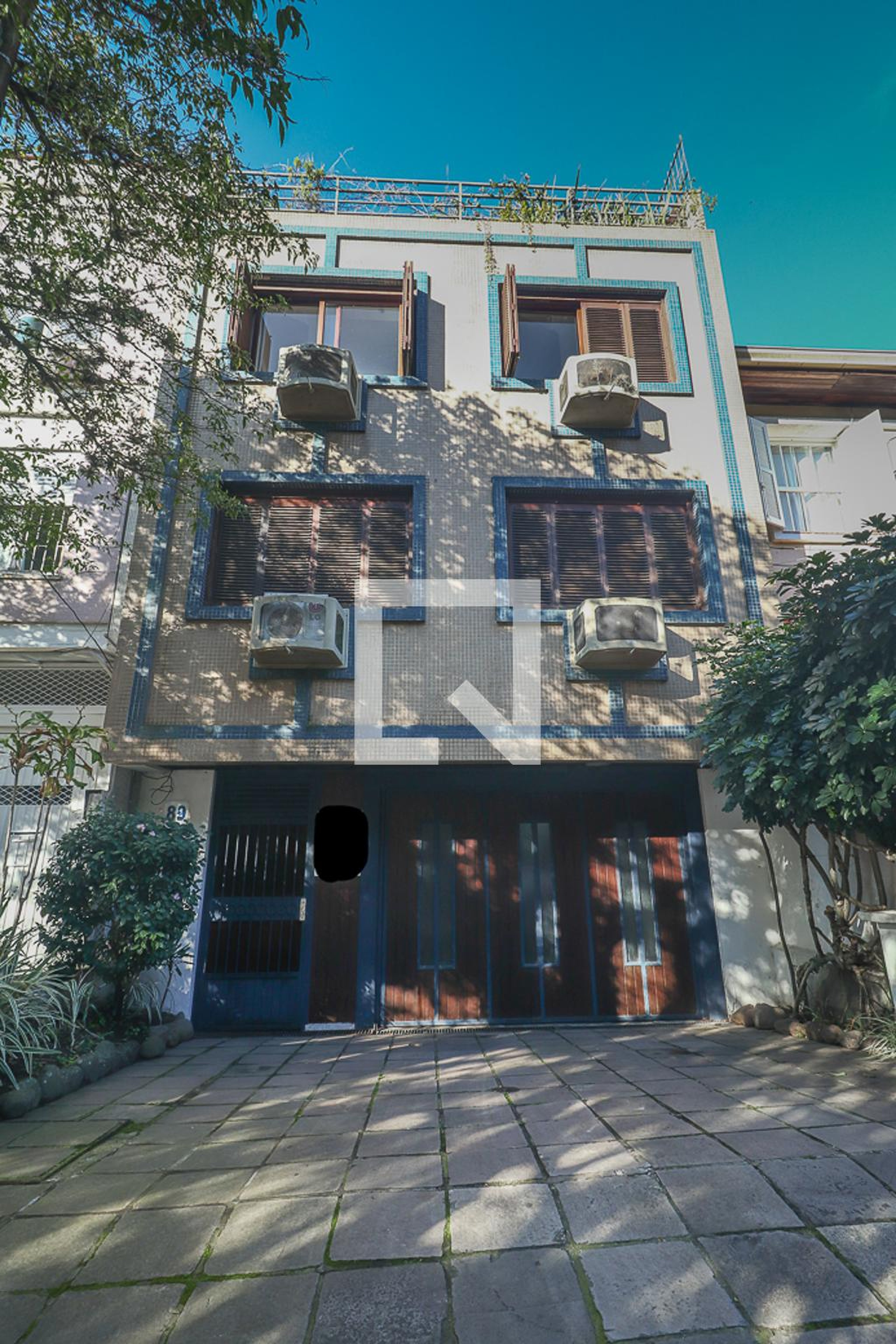 Fachada Condomínio em Rua Amélia Téles, 89