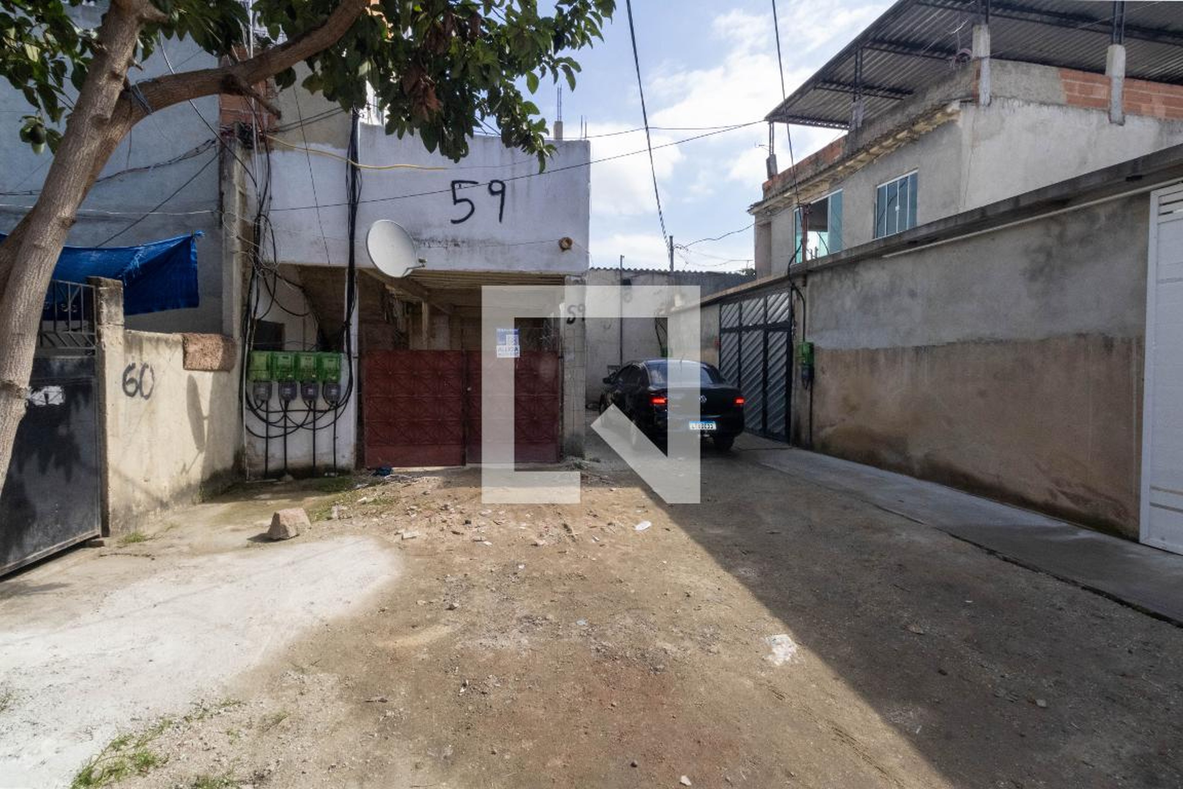 Fachada Condomínio em Rua Raio de Luz, 0