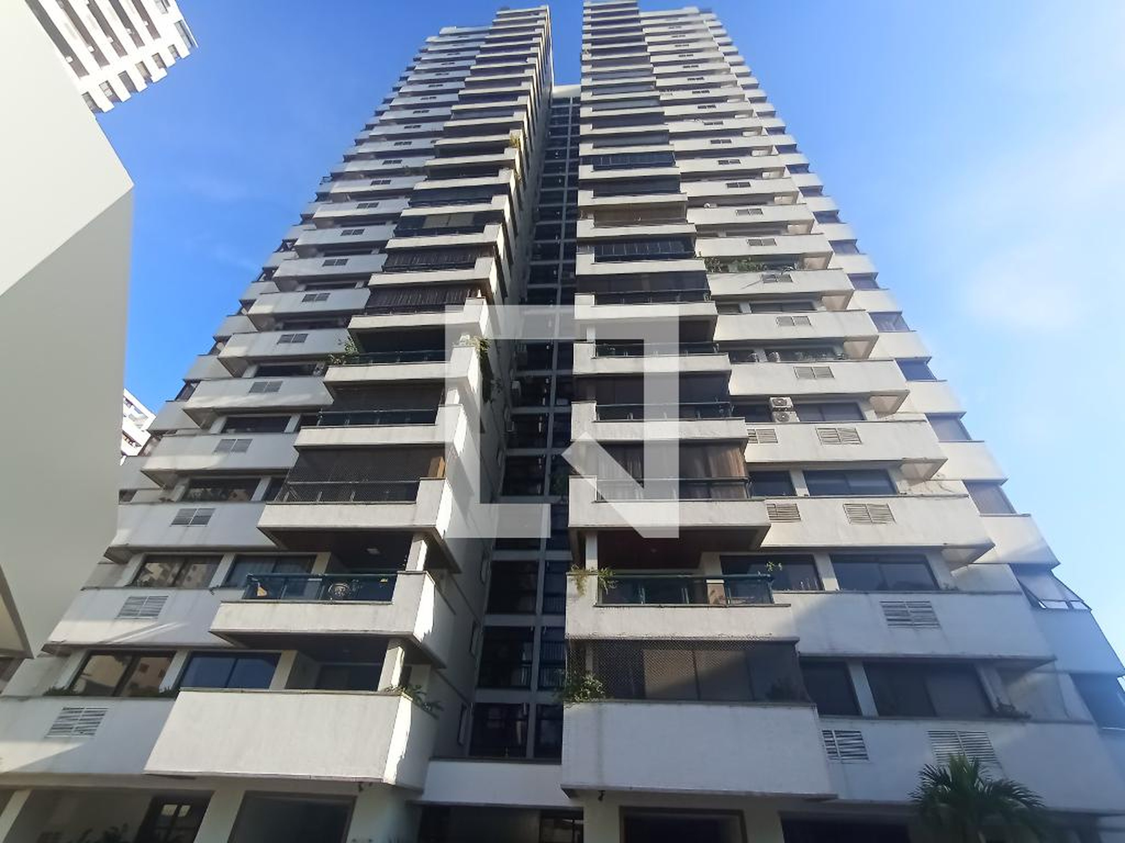 Fachada Condomínio Alfa Barra