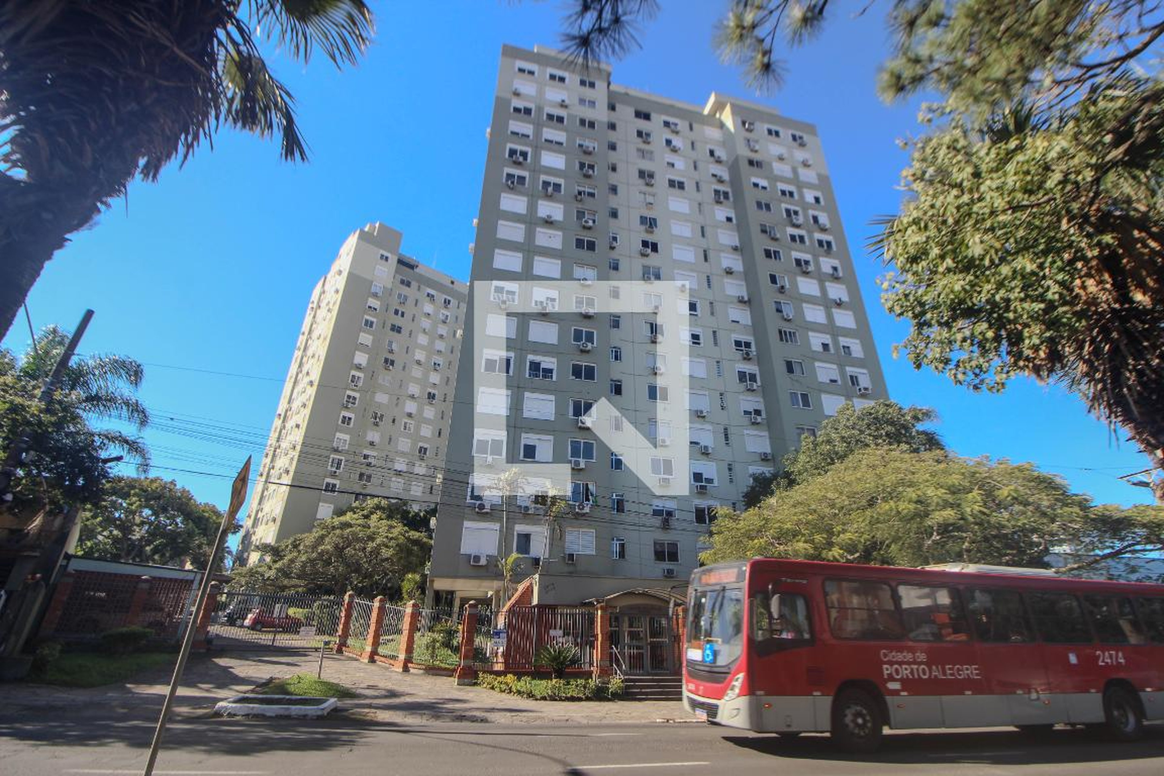 Fachada Condomínio Plaza de Las Torres