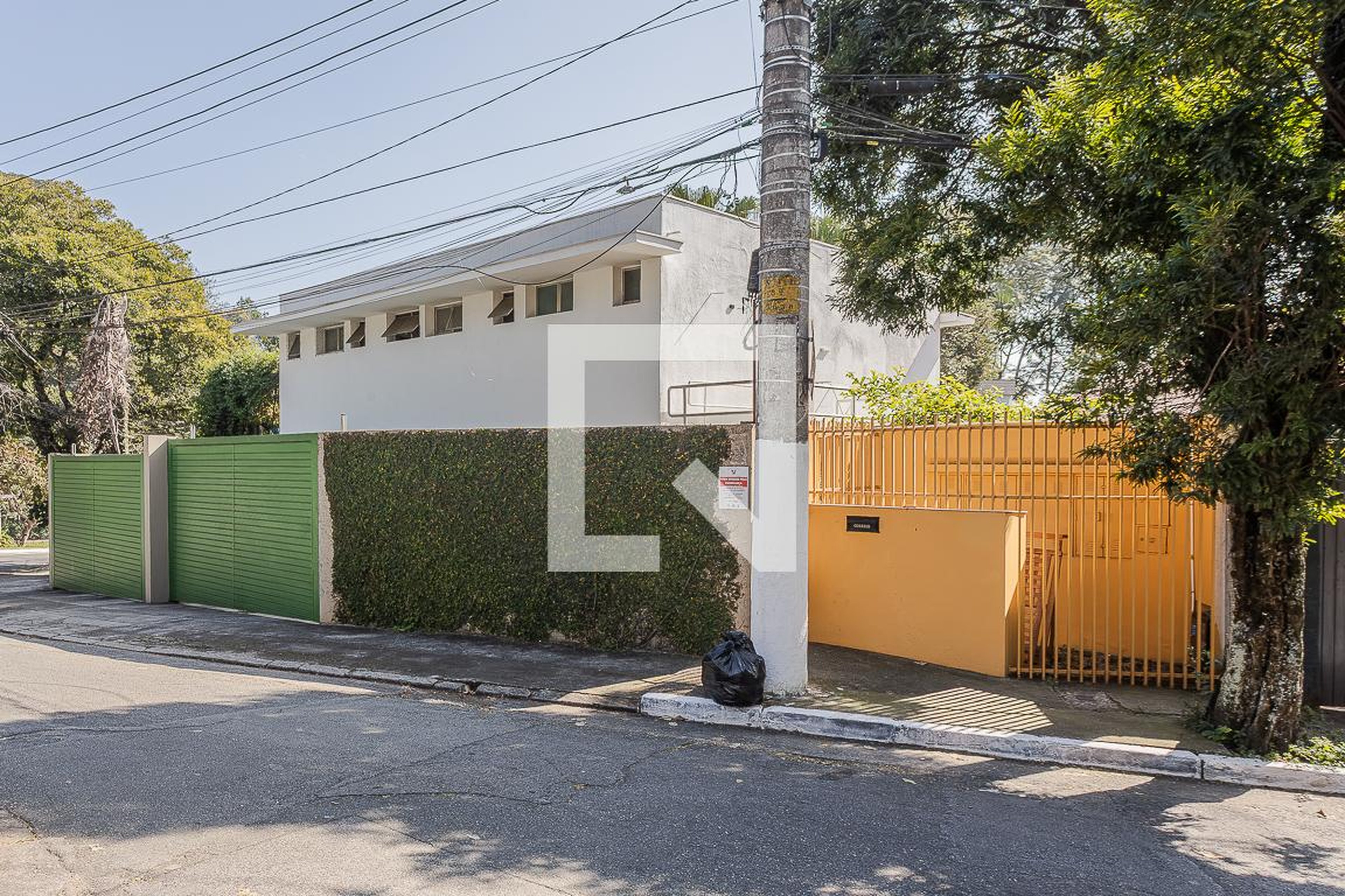 Fachada Condomínio em Rua Tefé, 358