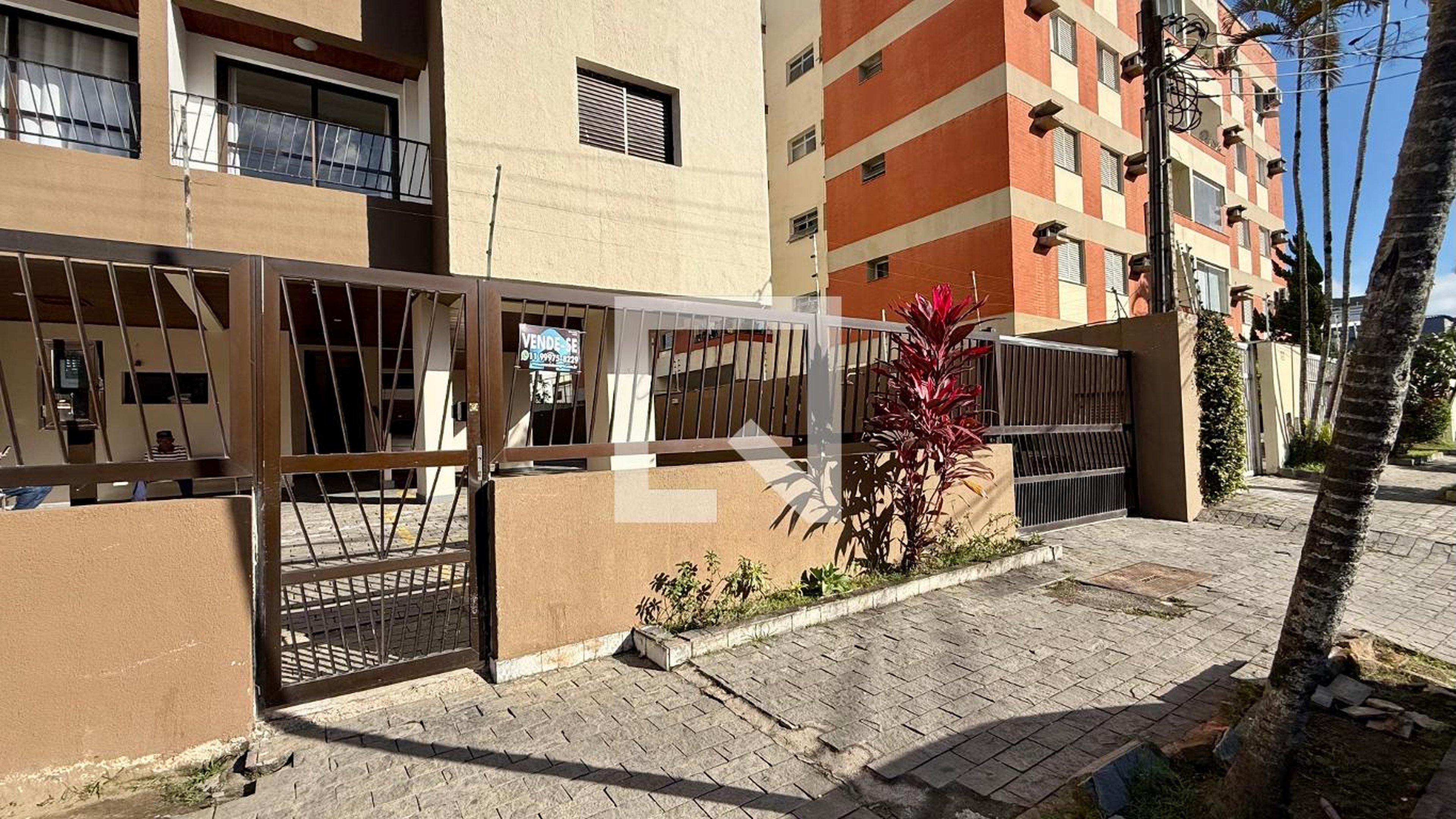 Fachada Condomínio em Rua José Silva Figueiredo, 526