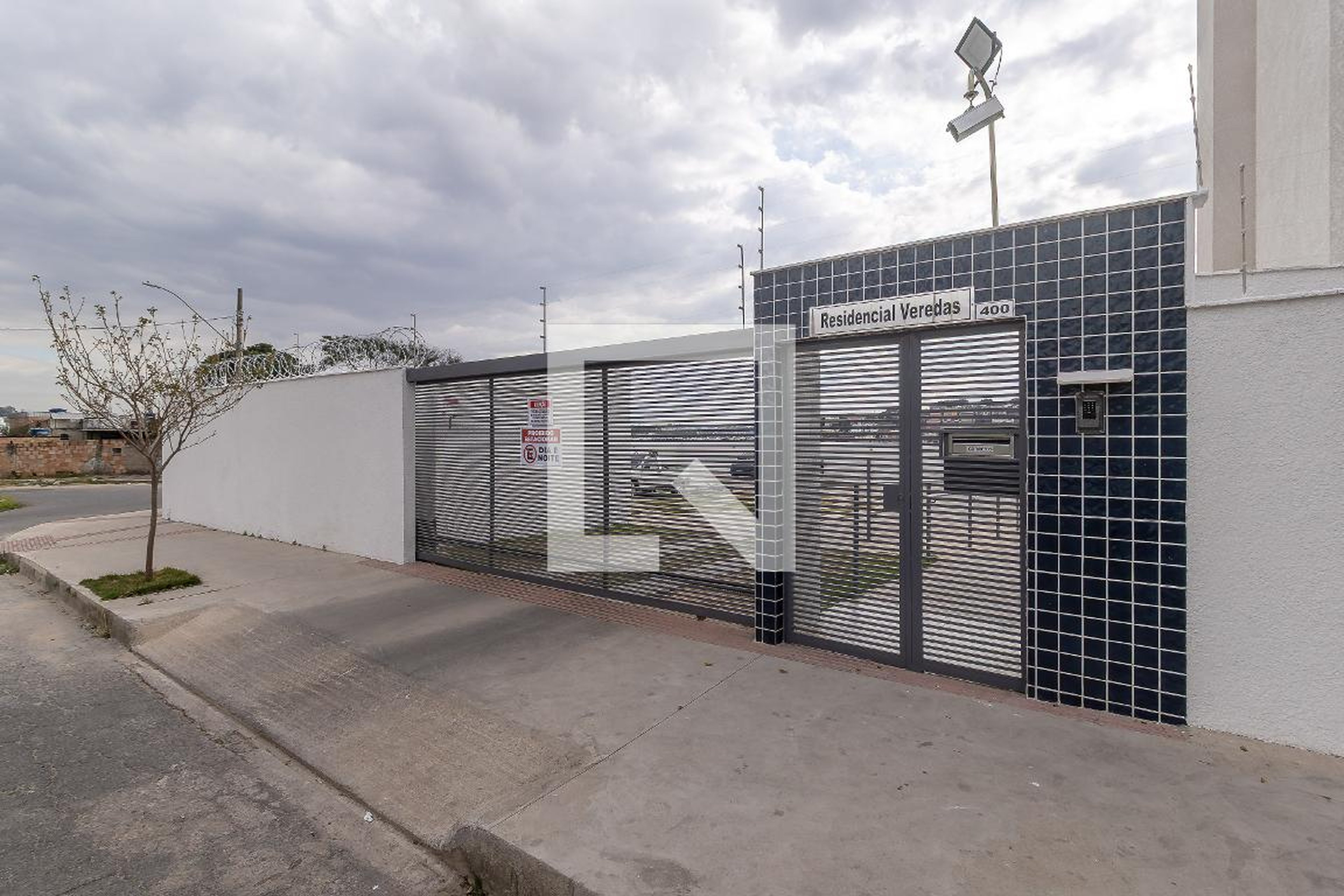 Fachada Condomínio em Rua Wander Rocha Vargas, 400