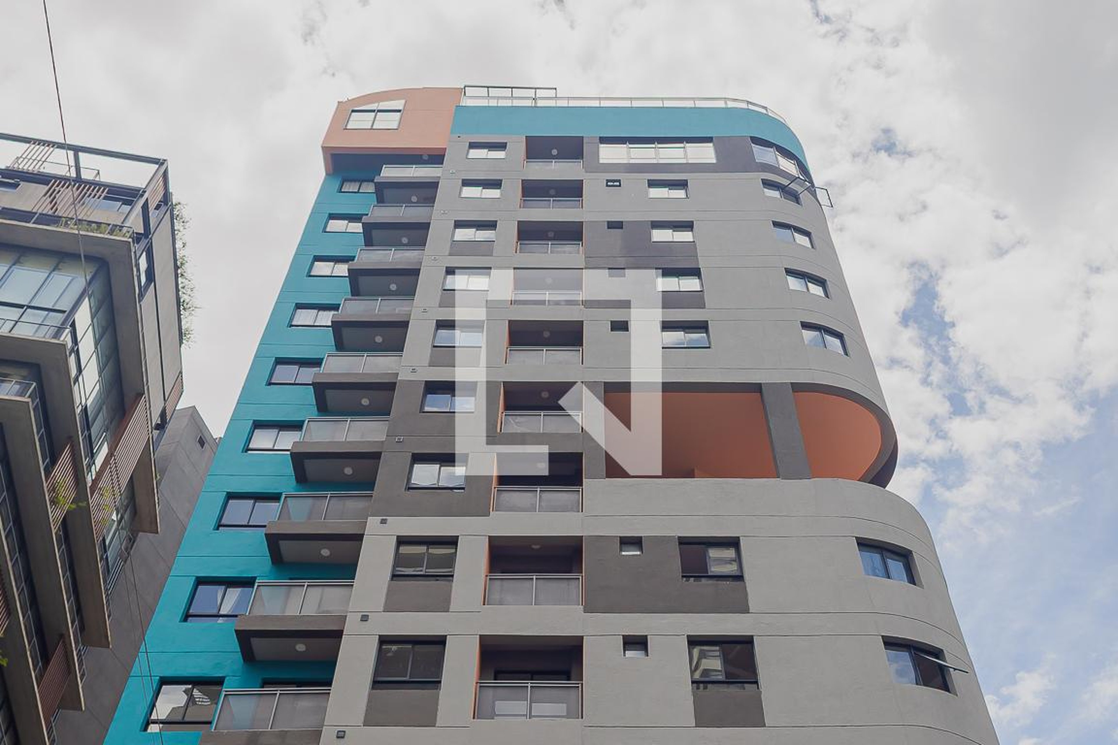 Fachada Condomínio Nurban Vila Madalena
