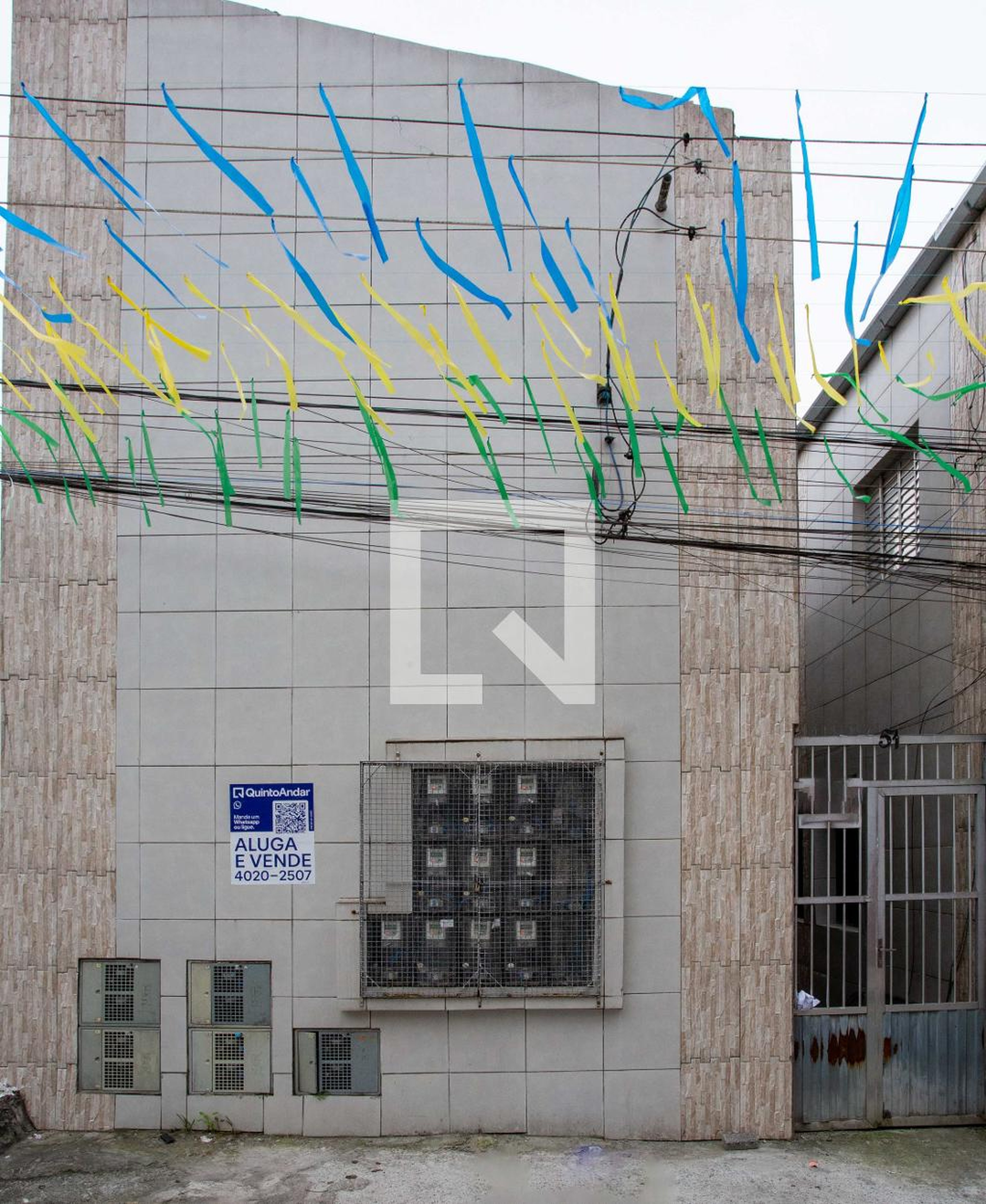 Fachada Condomínio em Rua Ermínia, 51