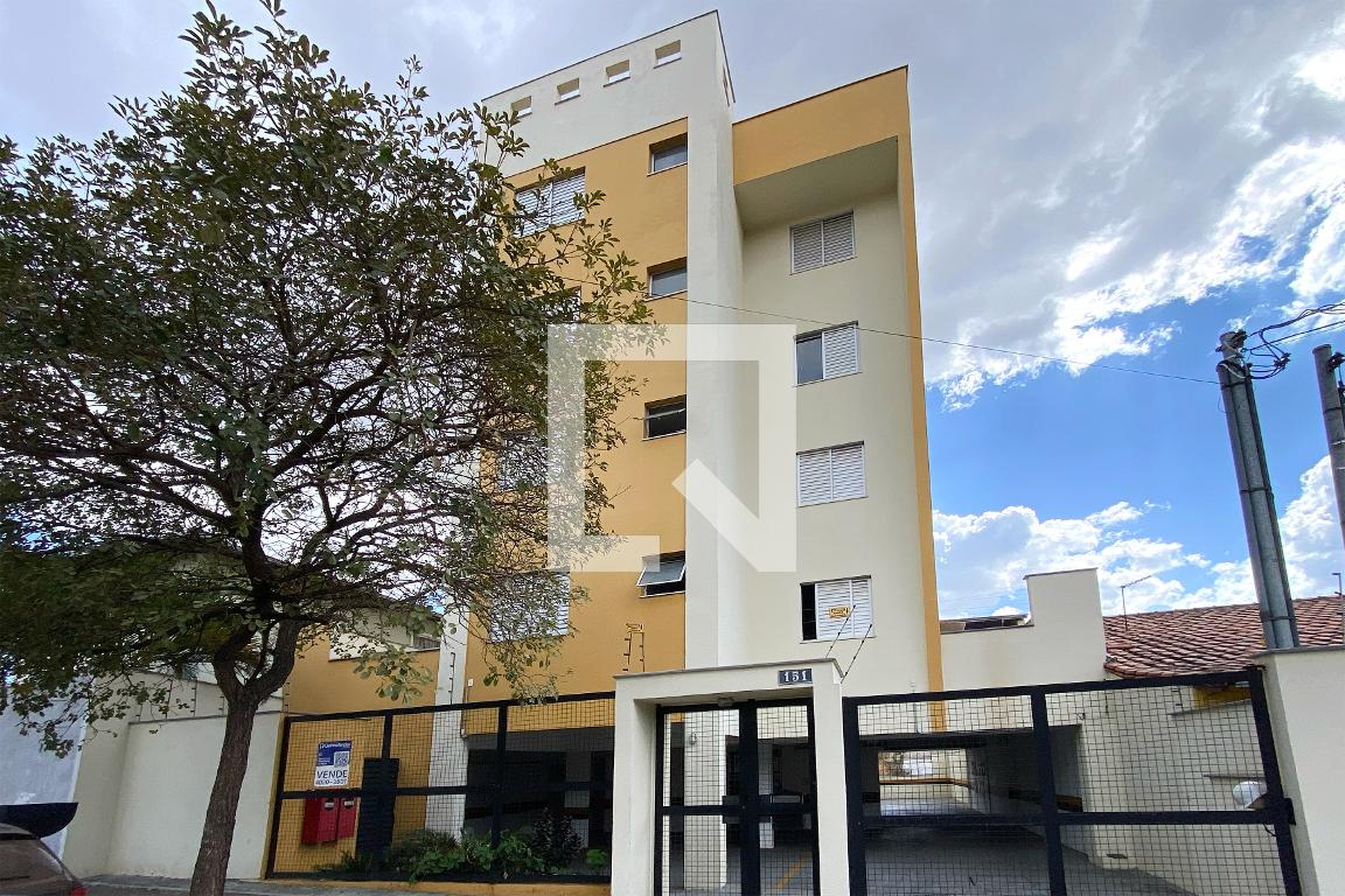 Fachada Condomínio em Rua Tunísia, 151