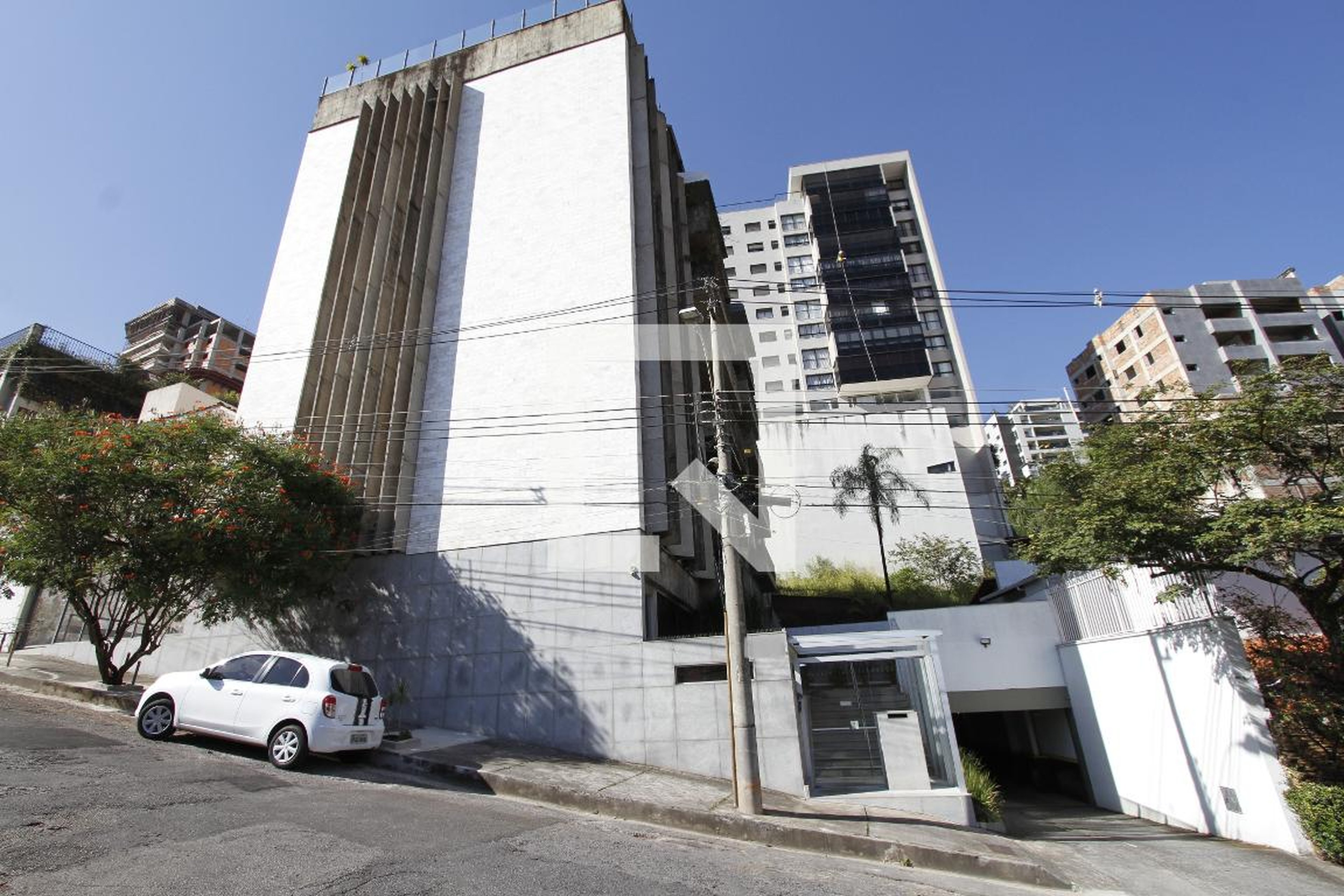 Fachada Condomínio em Rua Zodíaco, 750