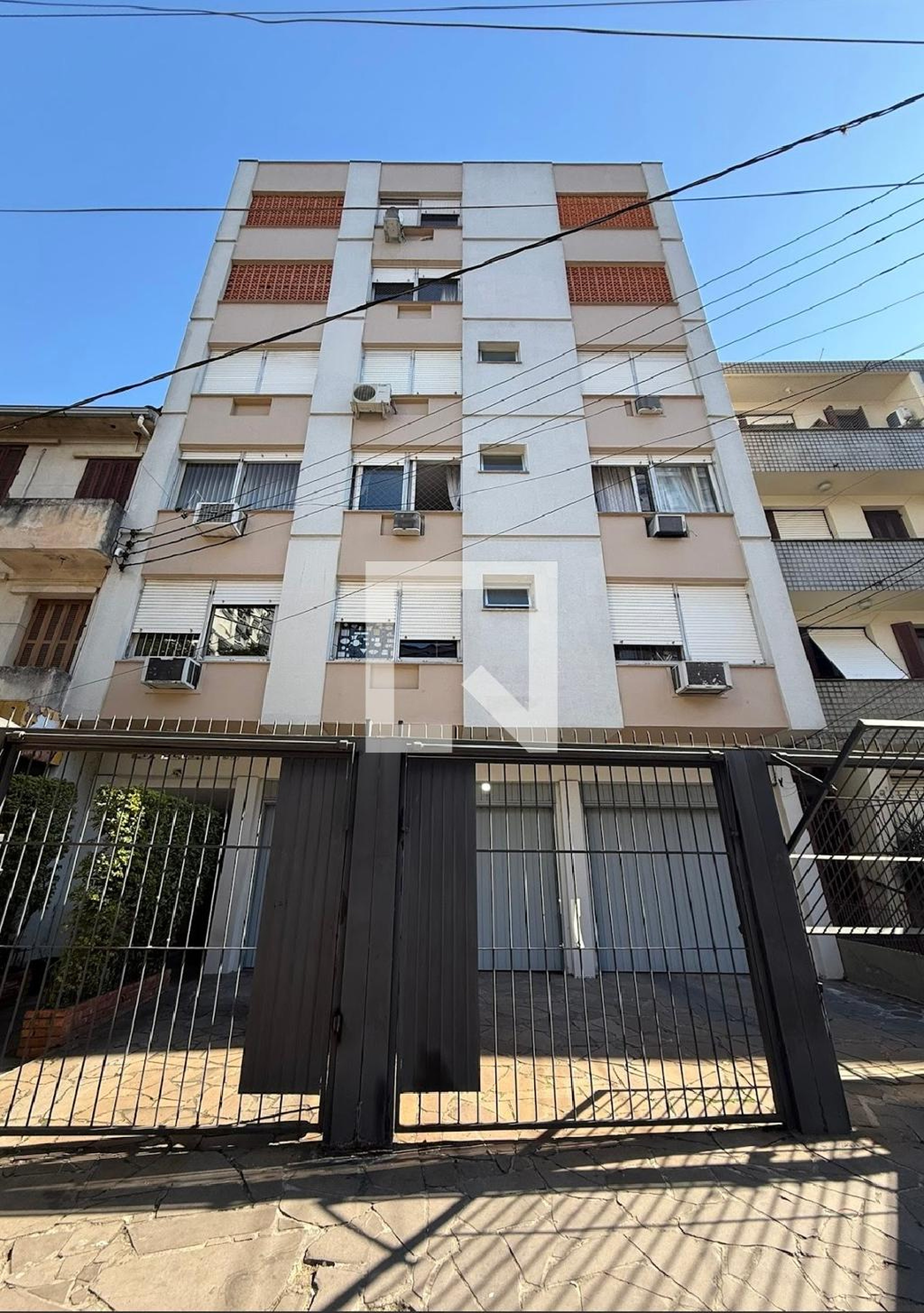 Fachada Condomínio em Rua Fernandes Vieira, 597