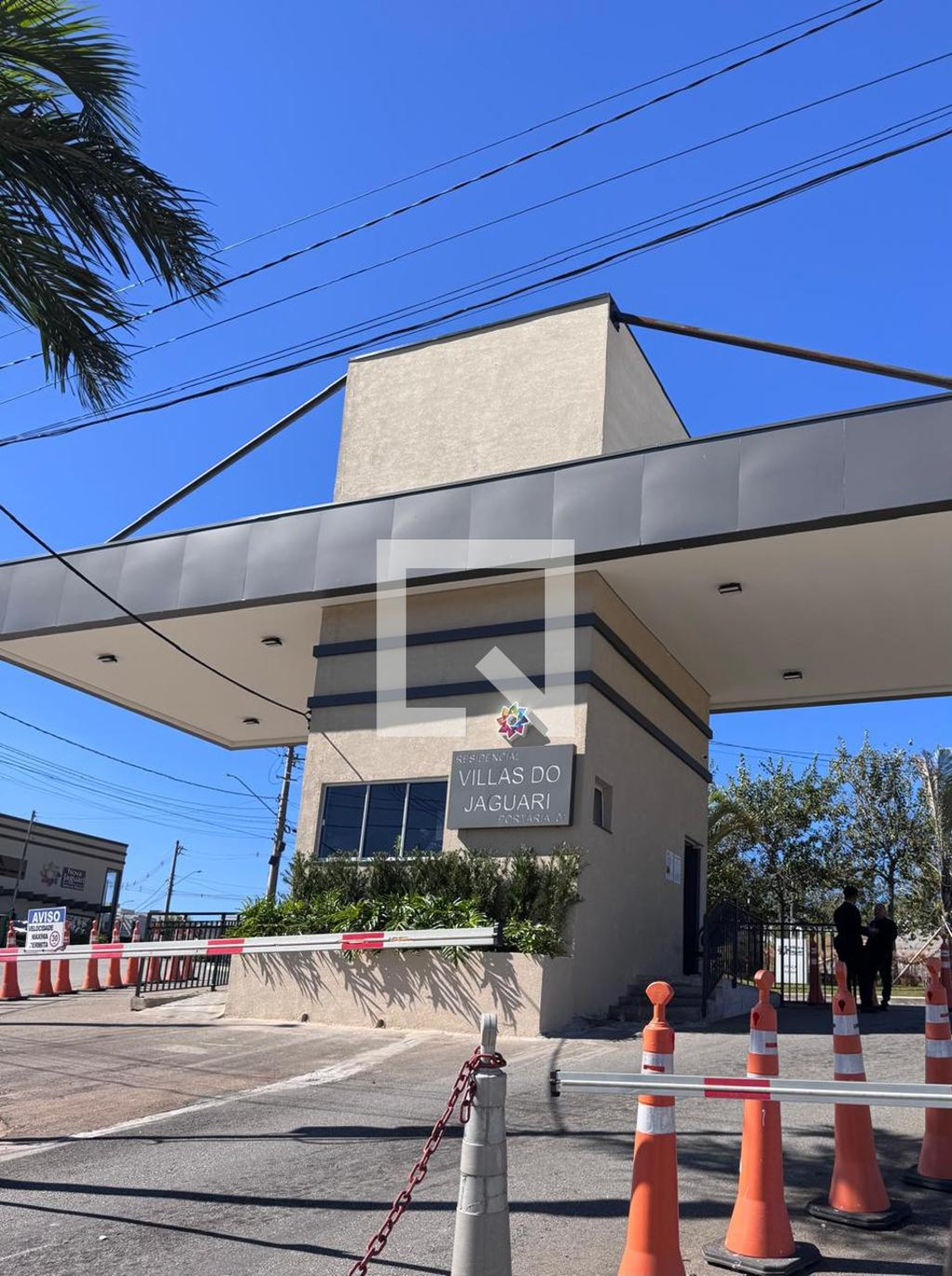 Fachada Condomínio em Rua Aram, 60