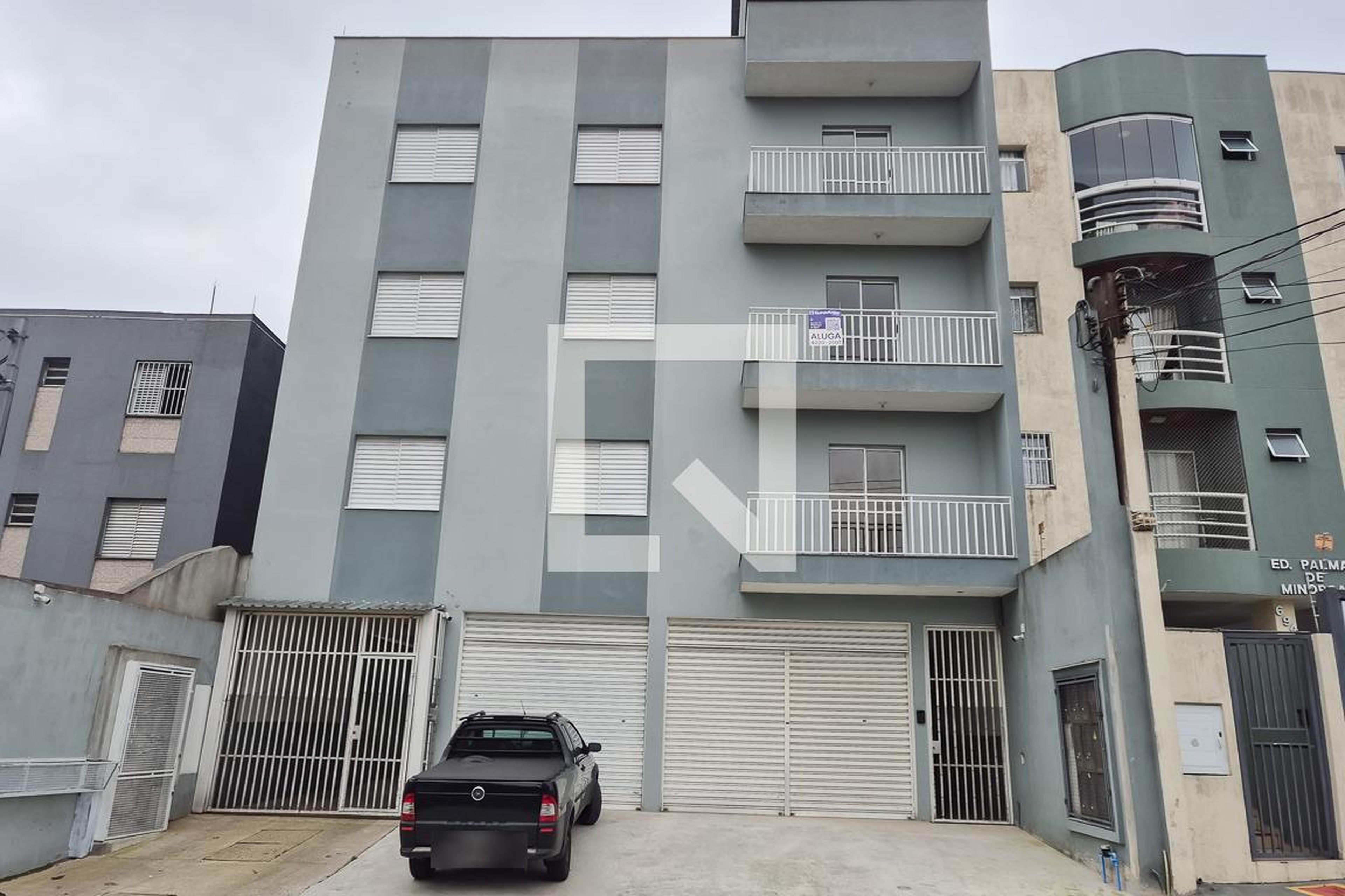Fachada do Prédio Condomínio em Rua Cristiano Angeli, 698