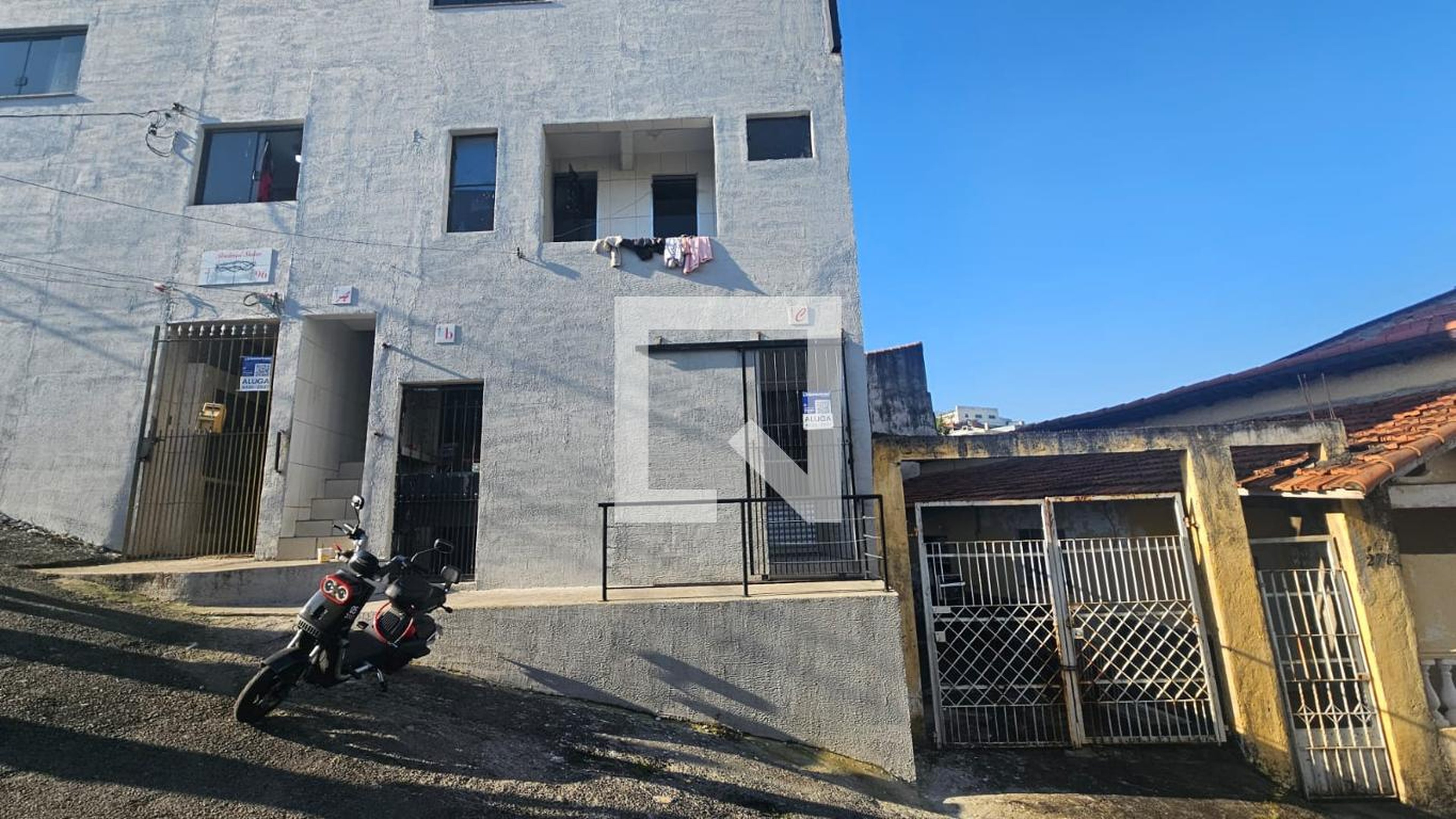 Fachada Condomínio em Rua Adauto de Assis, 96