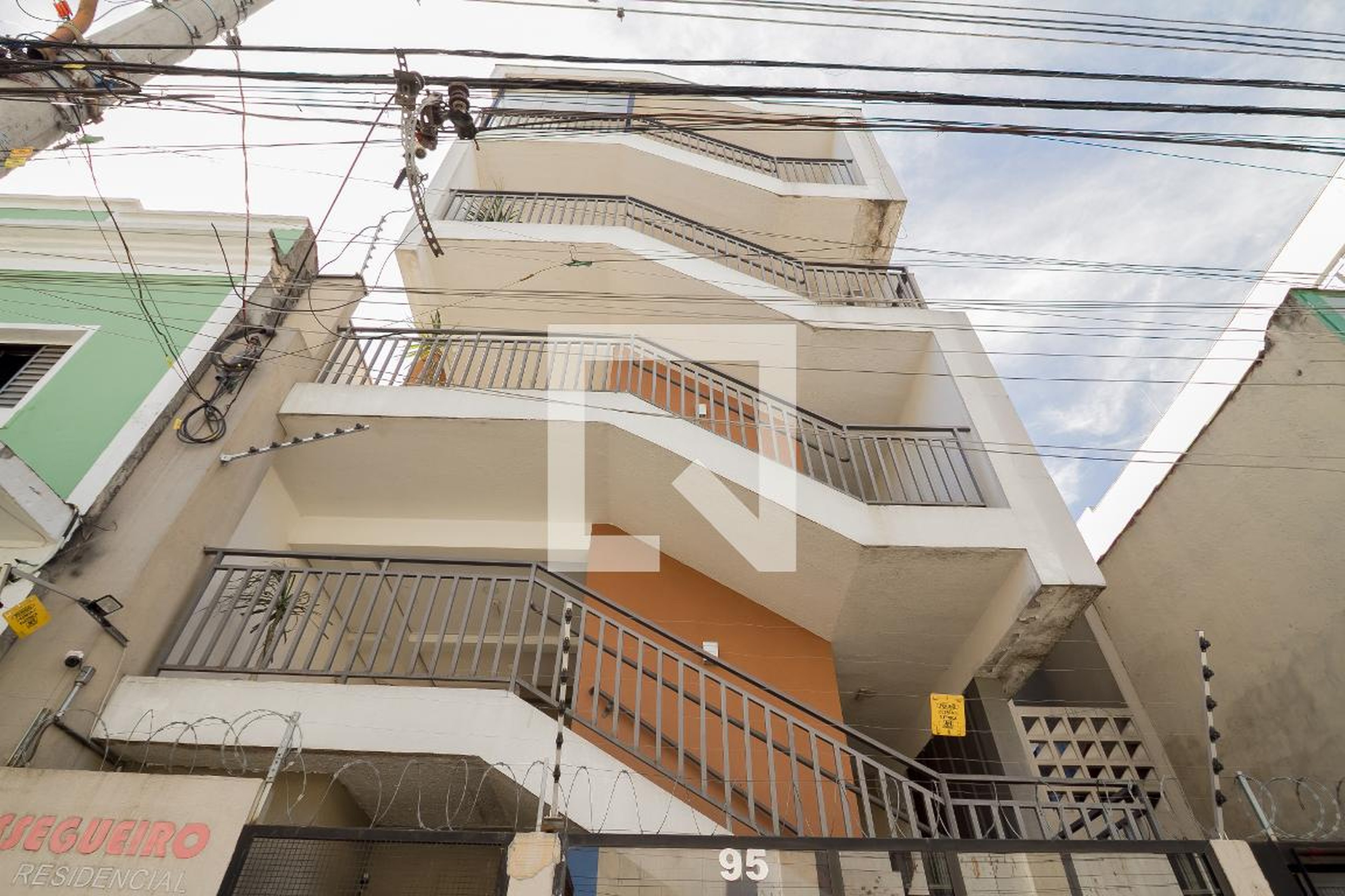Fachada Condomínio Pessegueiro Residencial