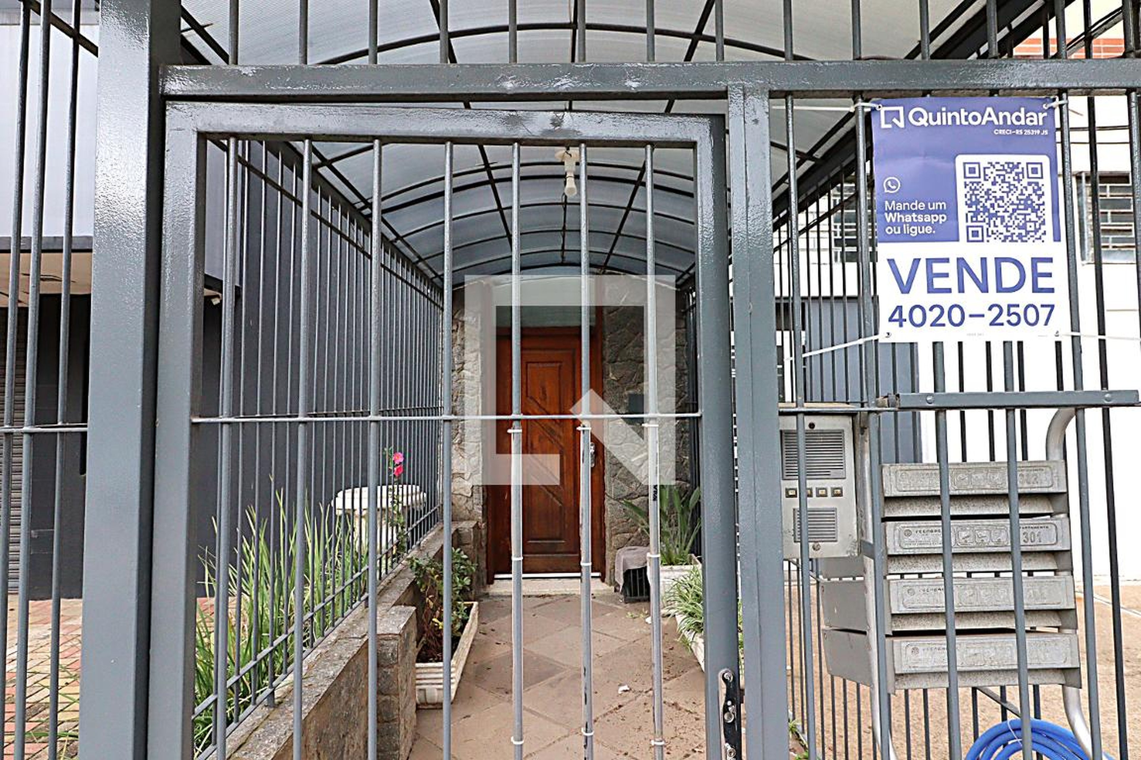 Entrada do prédio - null