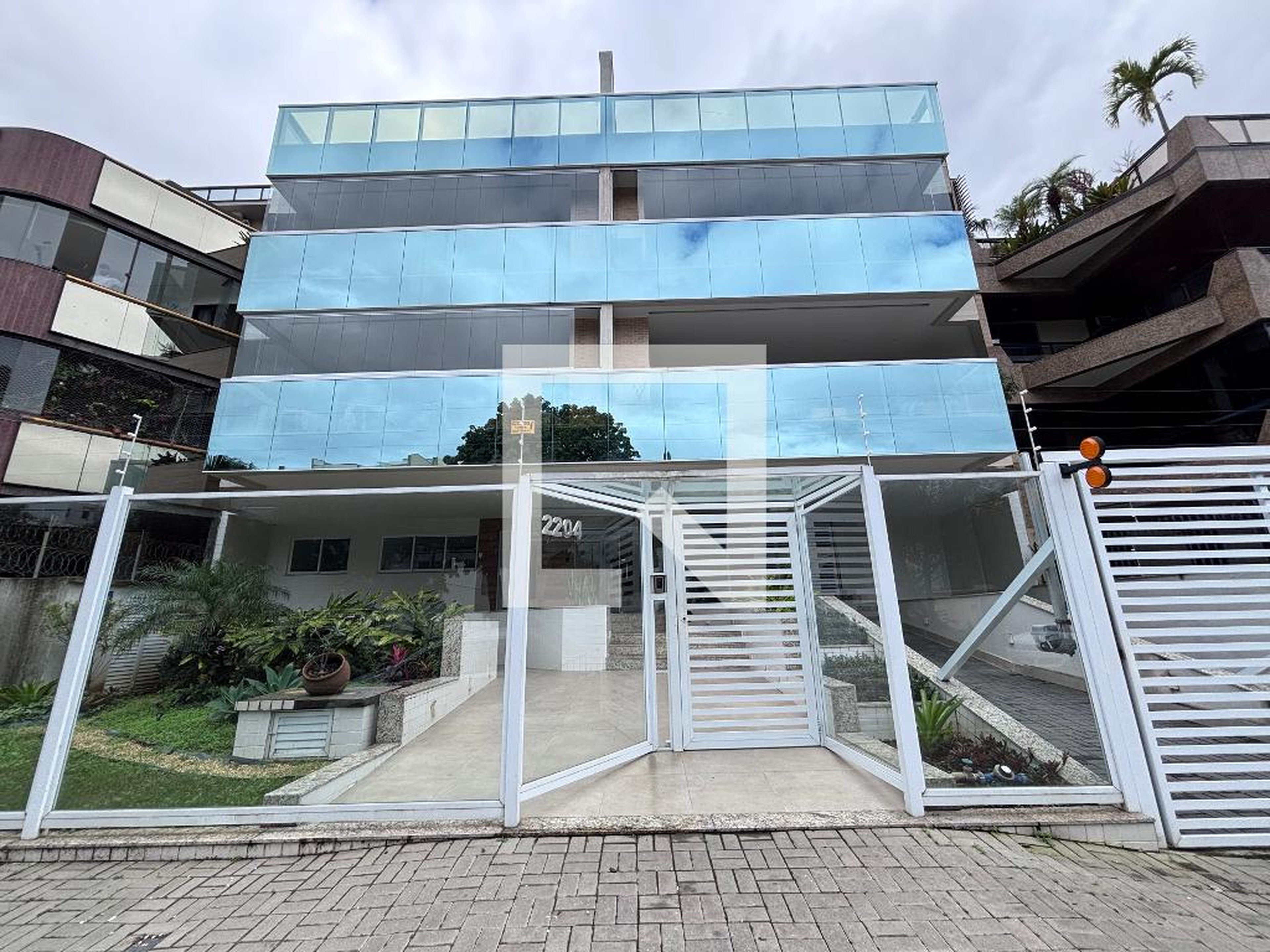 Fachada Condomínio em Avenida Genaro de Carvalho, 2204