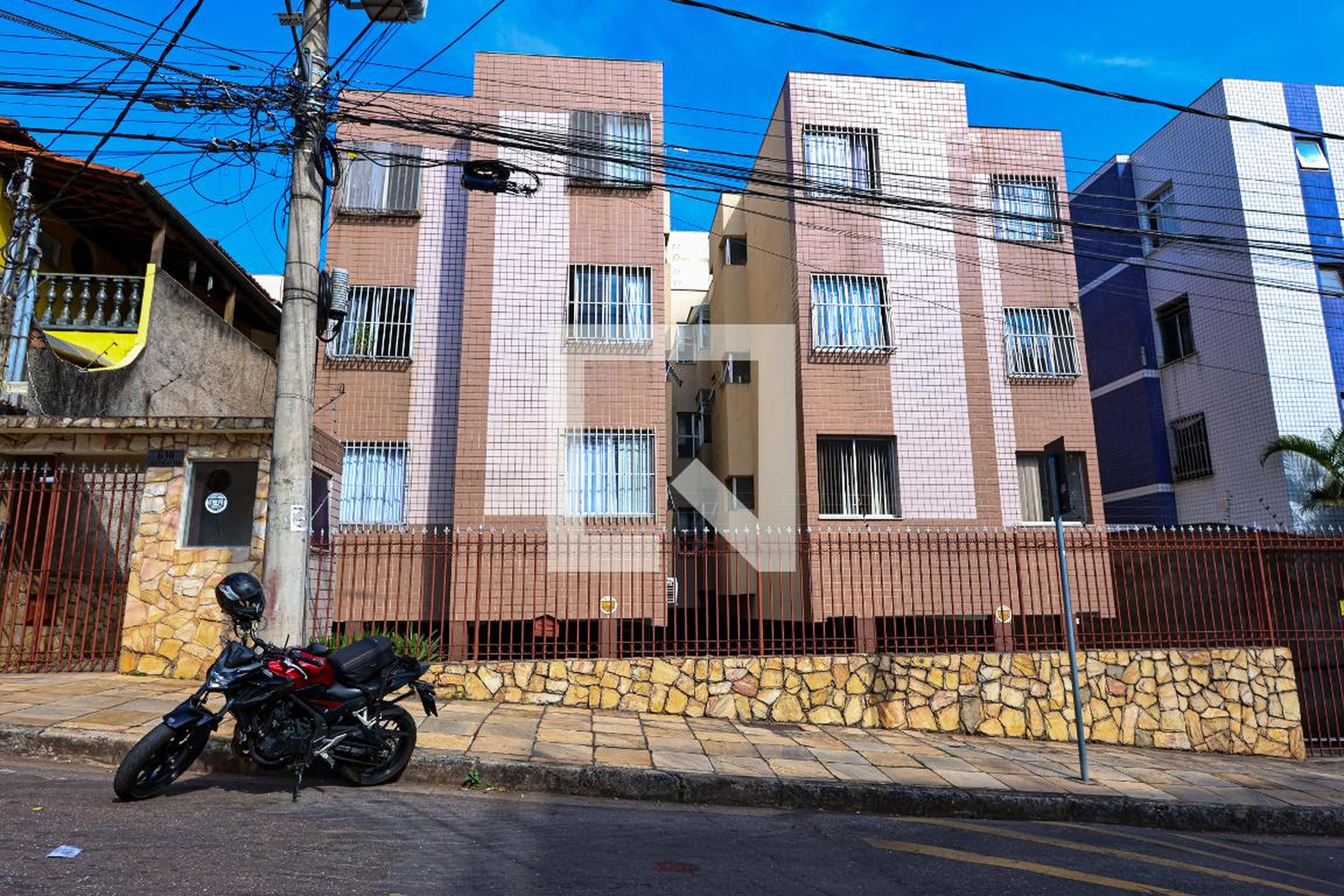 Fachada Condomínio em Rua Gama Cerqueira, 630