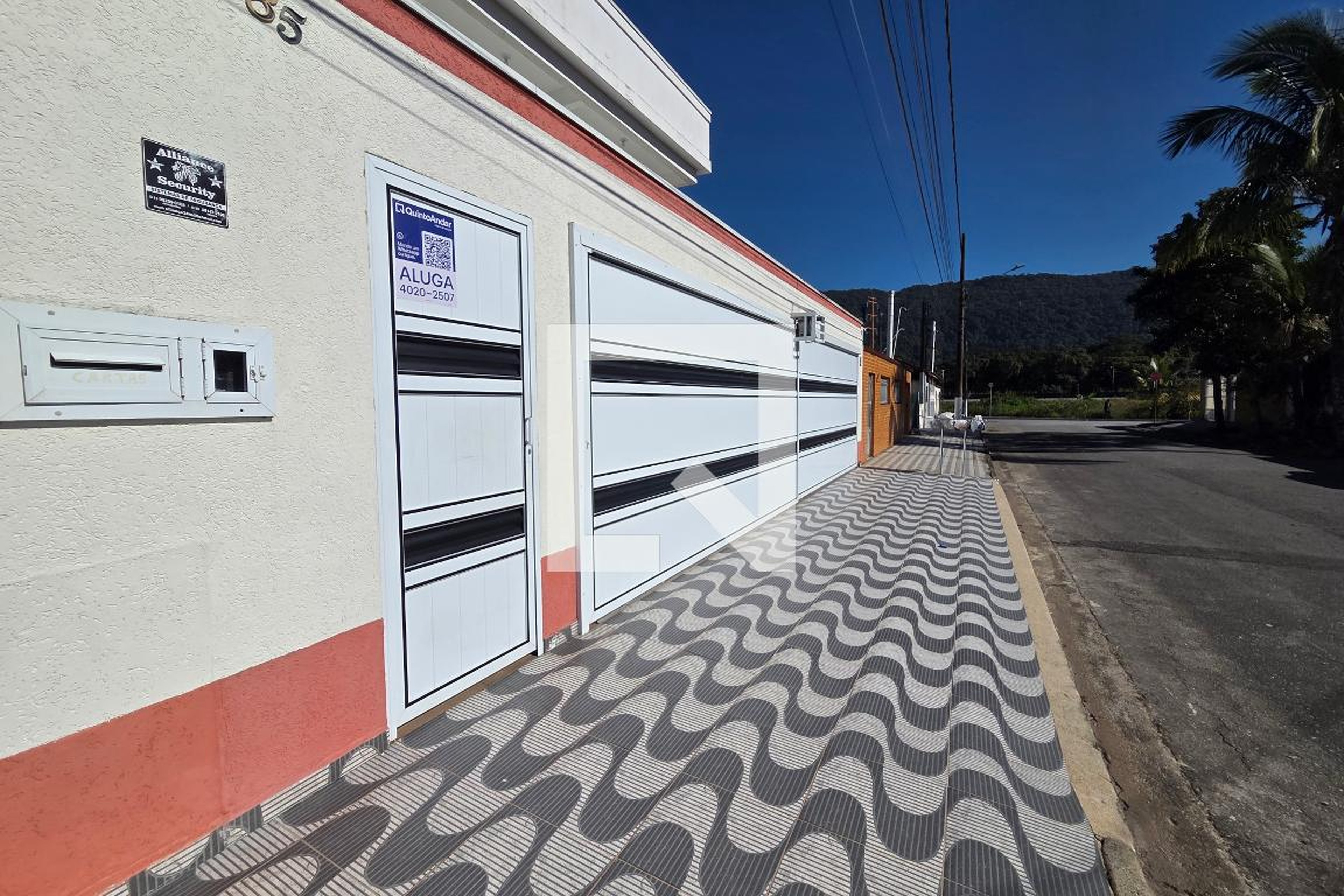 Fachada Condomínio em Rua dos Trevos, 385