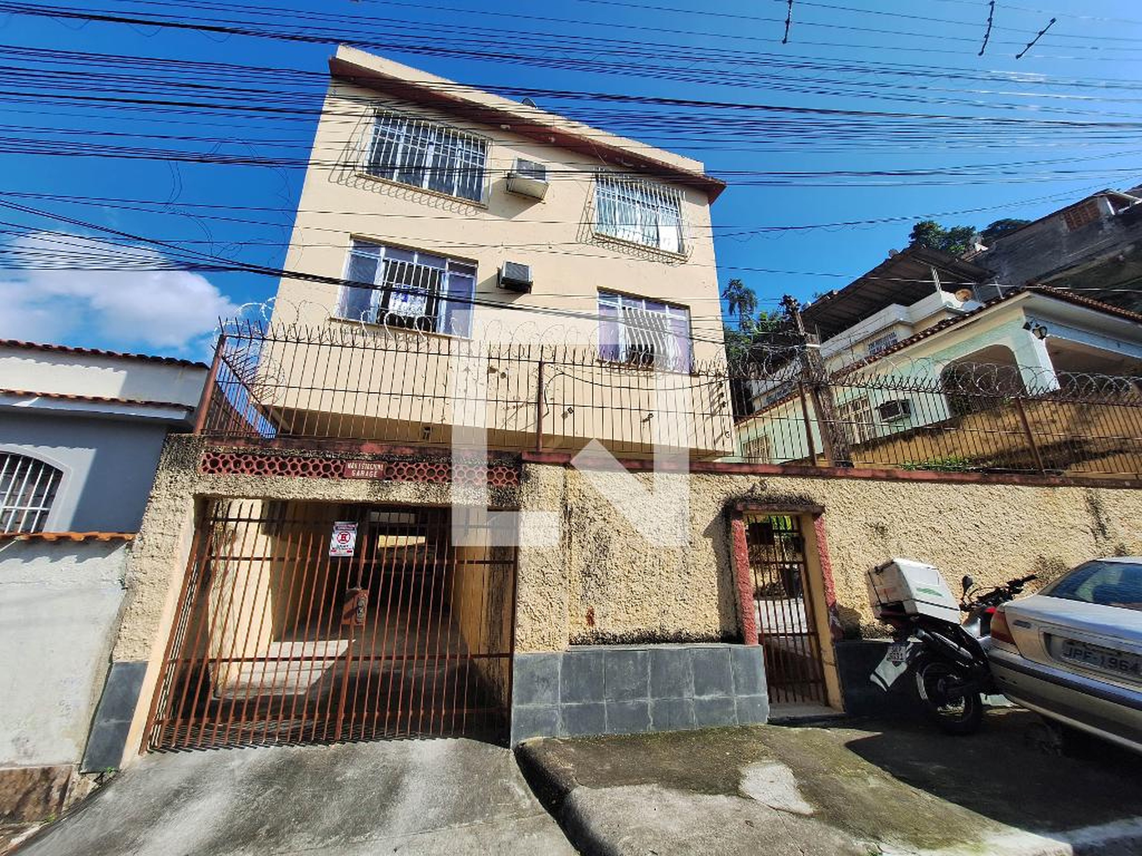 Fachada Condomínio em Travessa Afonso Viana, 45