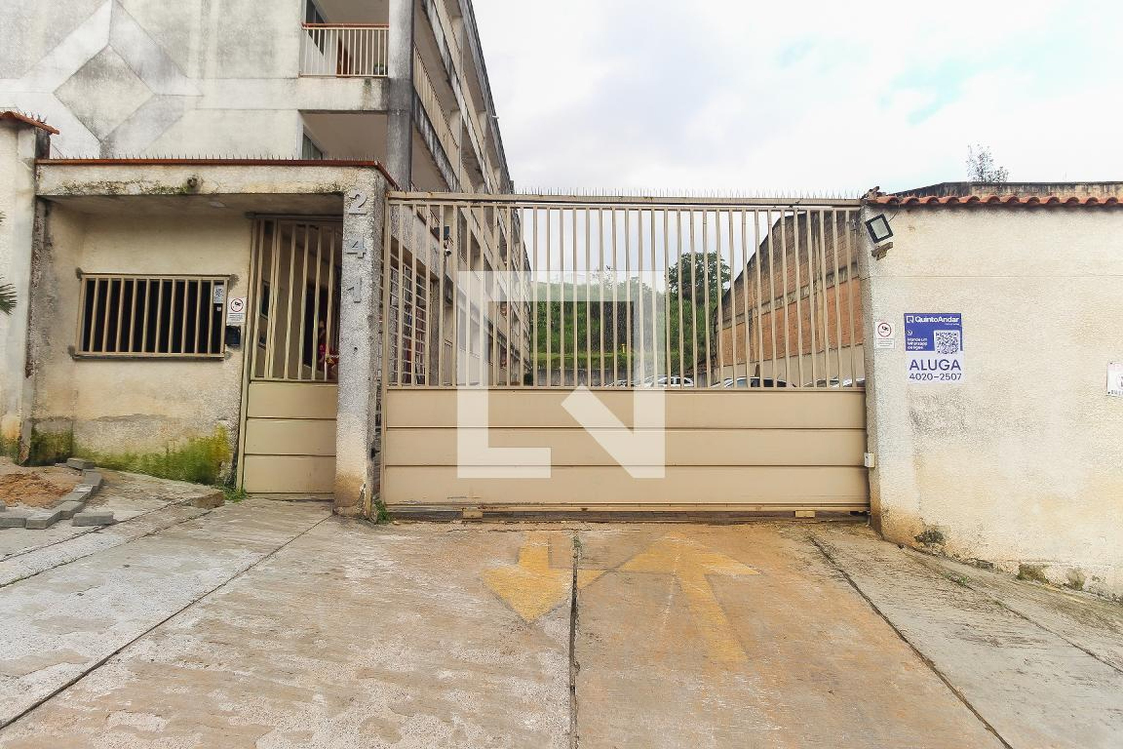 Fachada do Prédio Condomínio ôminio Siena