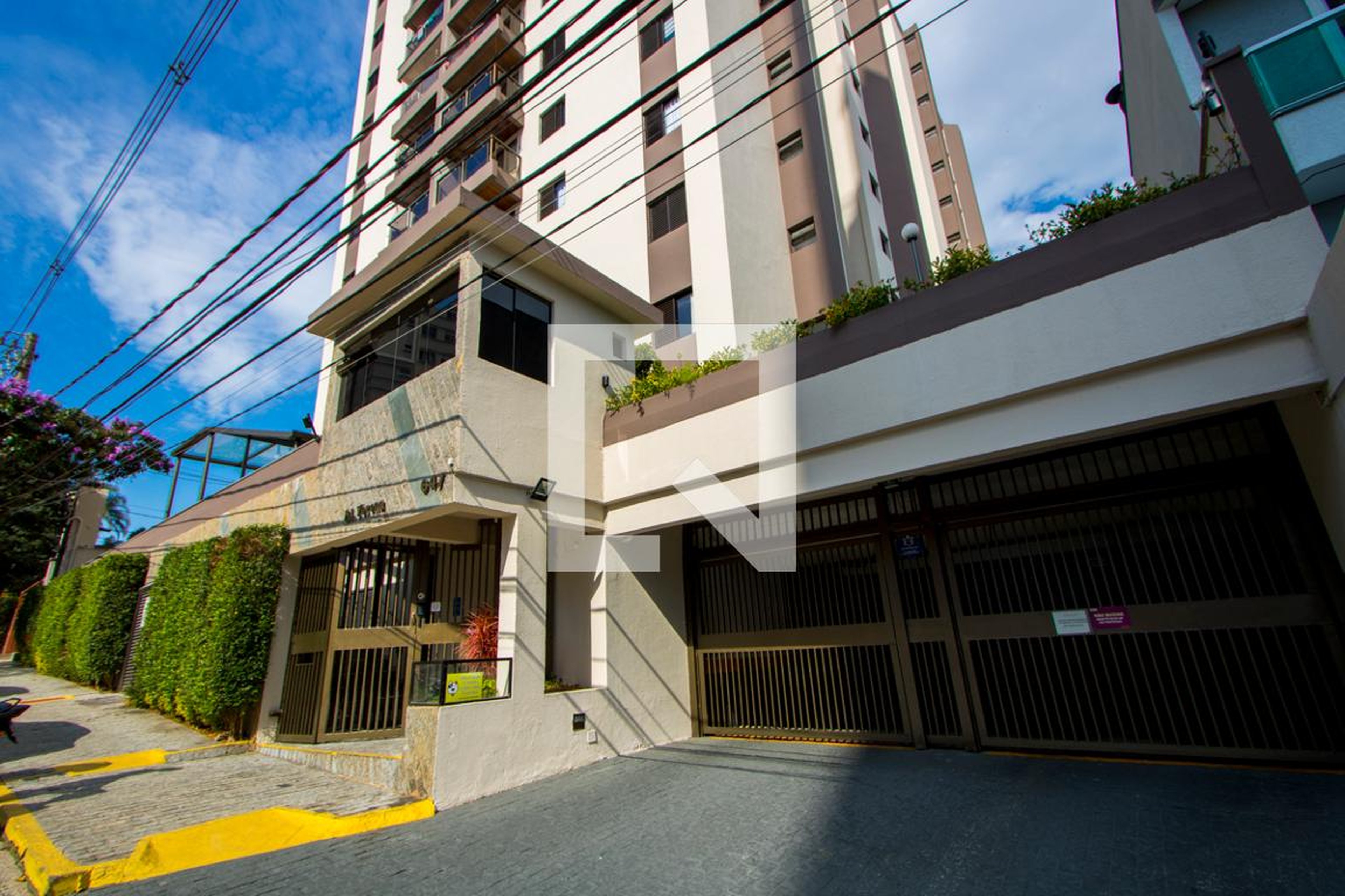 Fachada Condomínio em Rua Atibaia, 674