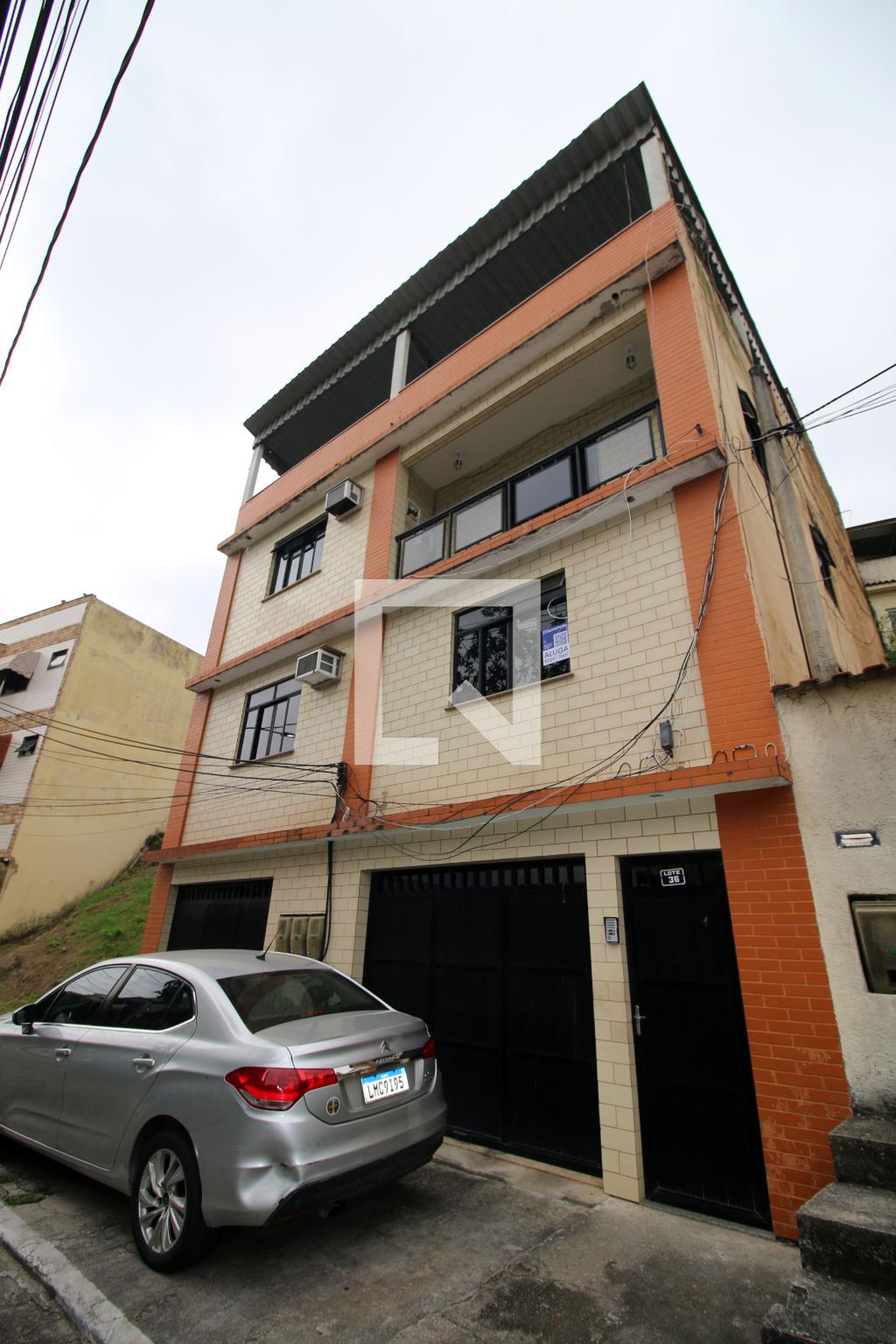 Fachada Condomínio em Rua Aiera, 780