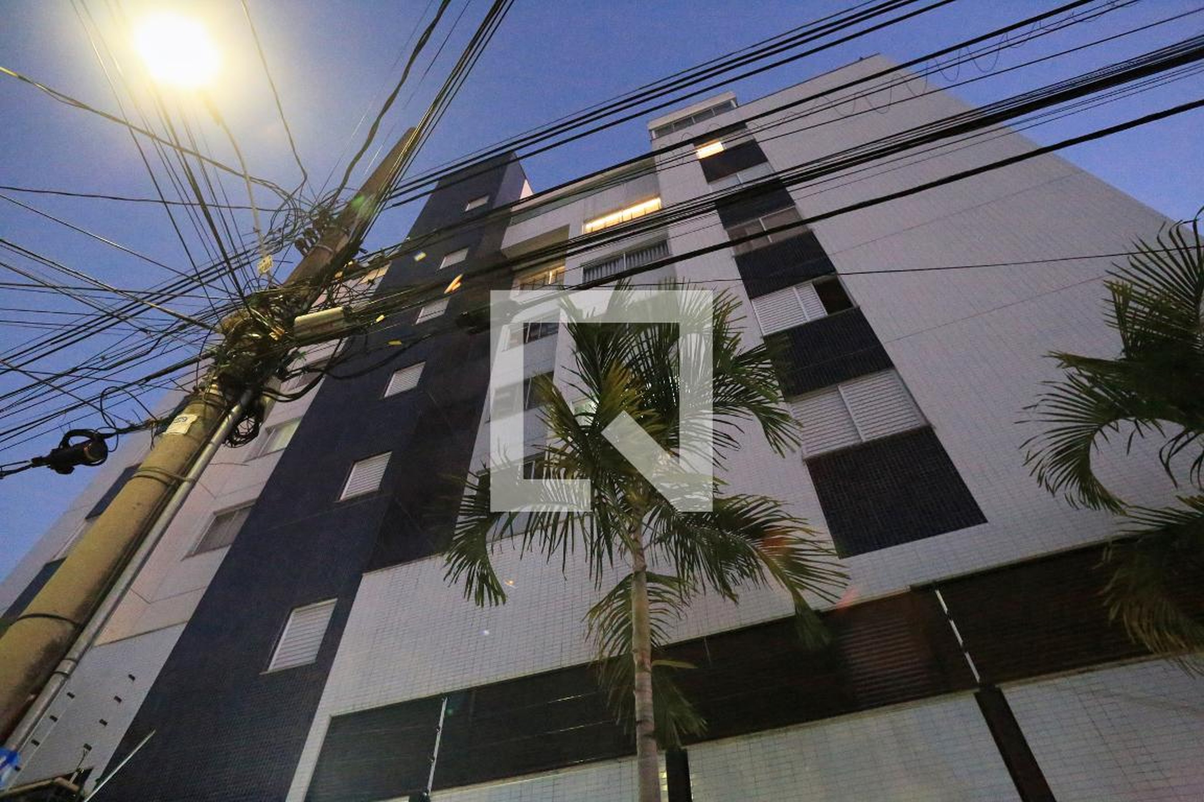Fachada Condomínio em Rua Oswaldo Ferraz, 532