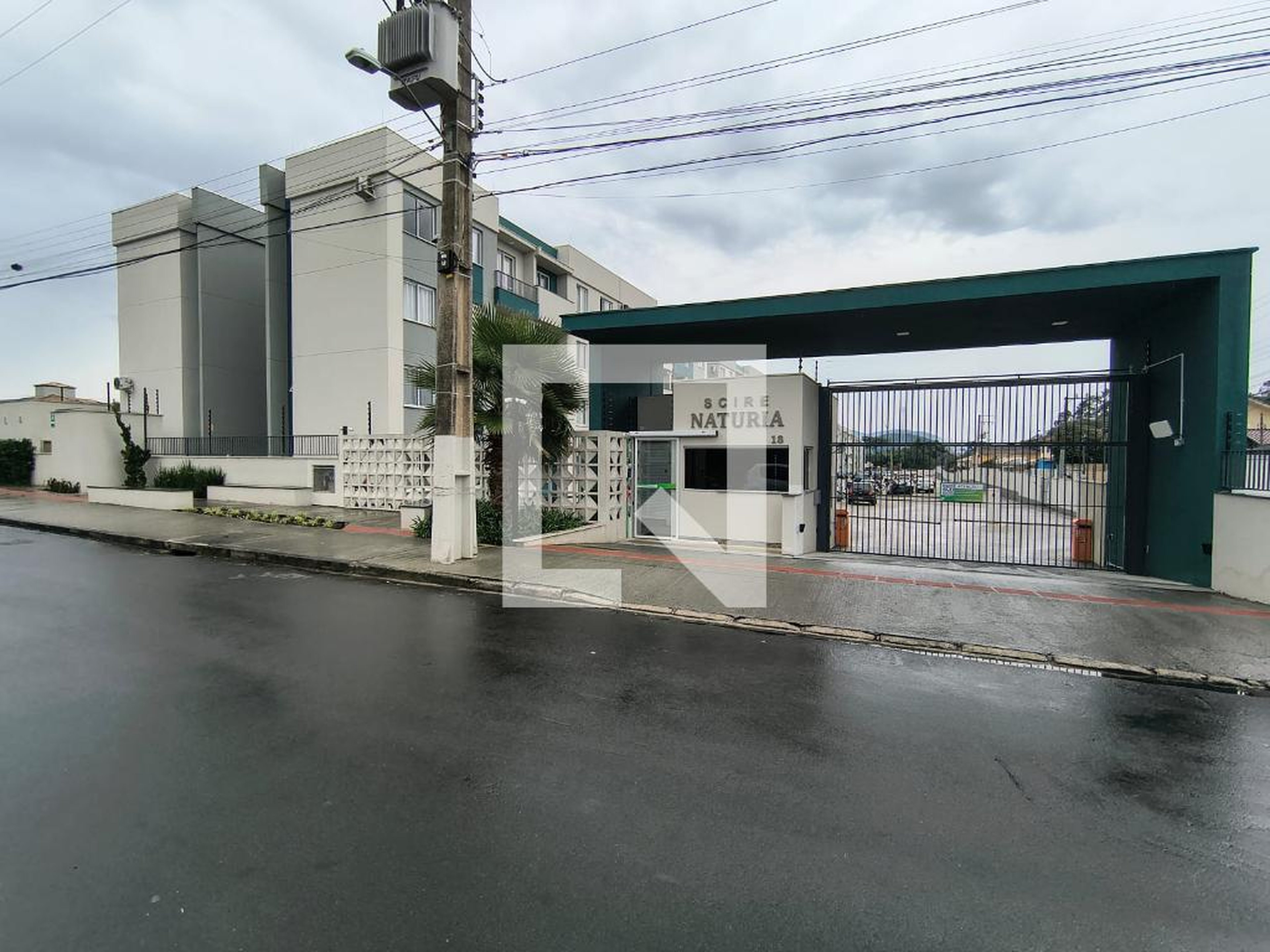 Fachada Condomínio em Rua Valtelino Leal Demétrio, 18