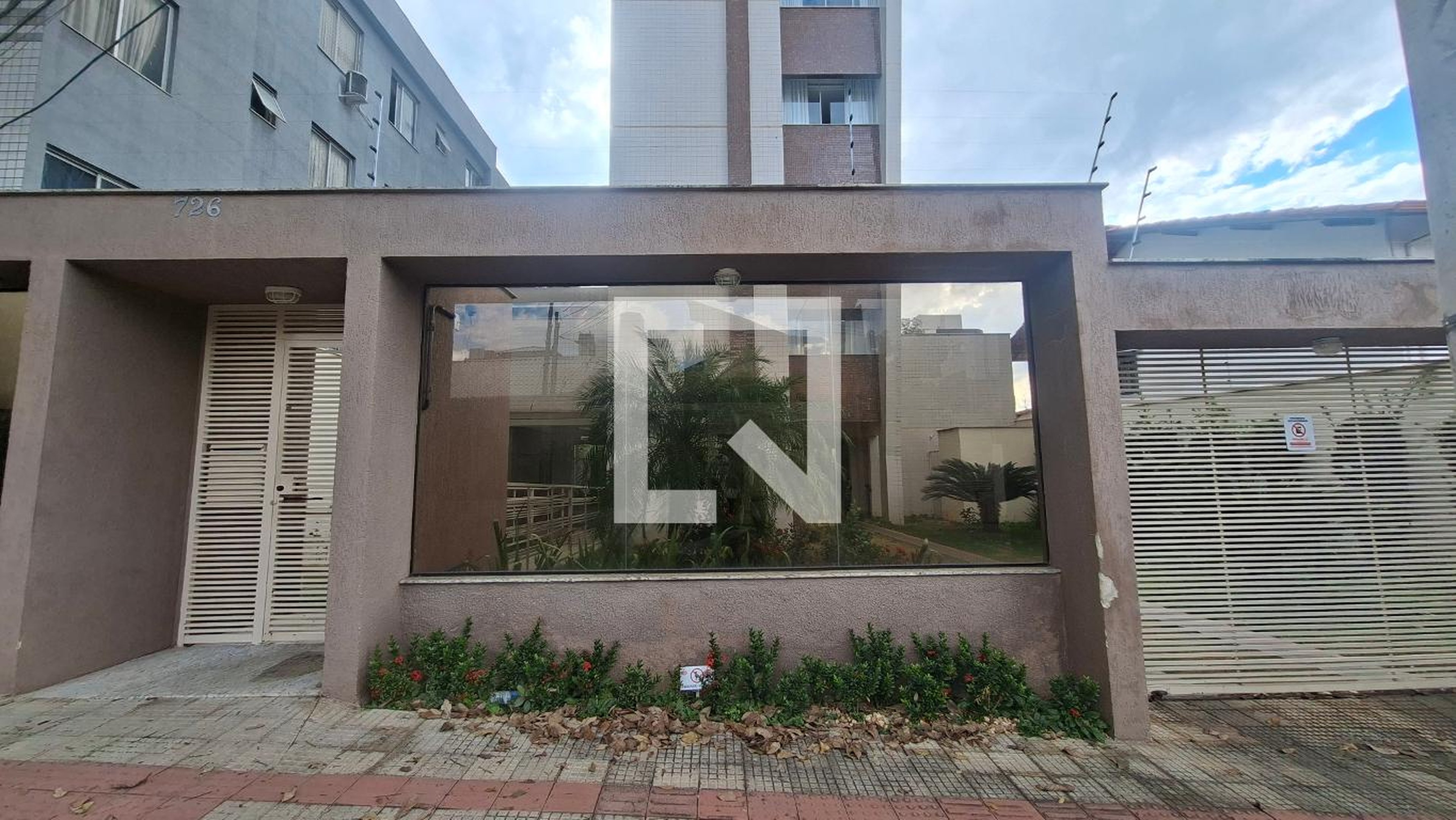 Fachada Condomínio em Rua Castelo Évora, 726