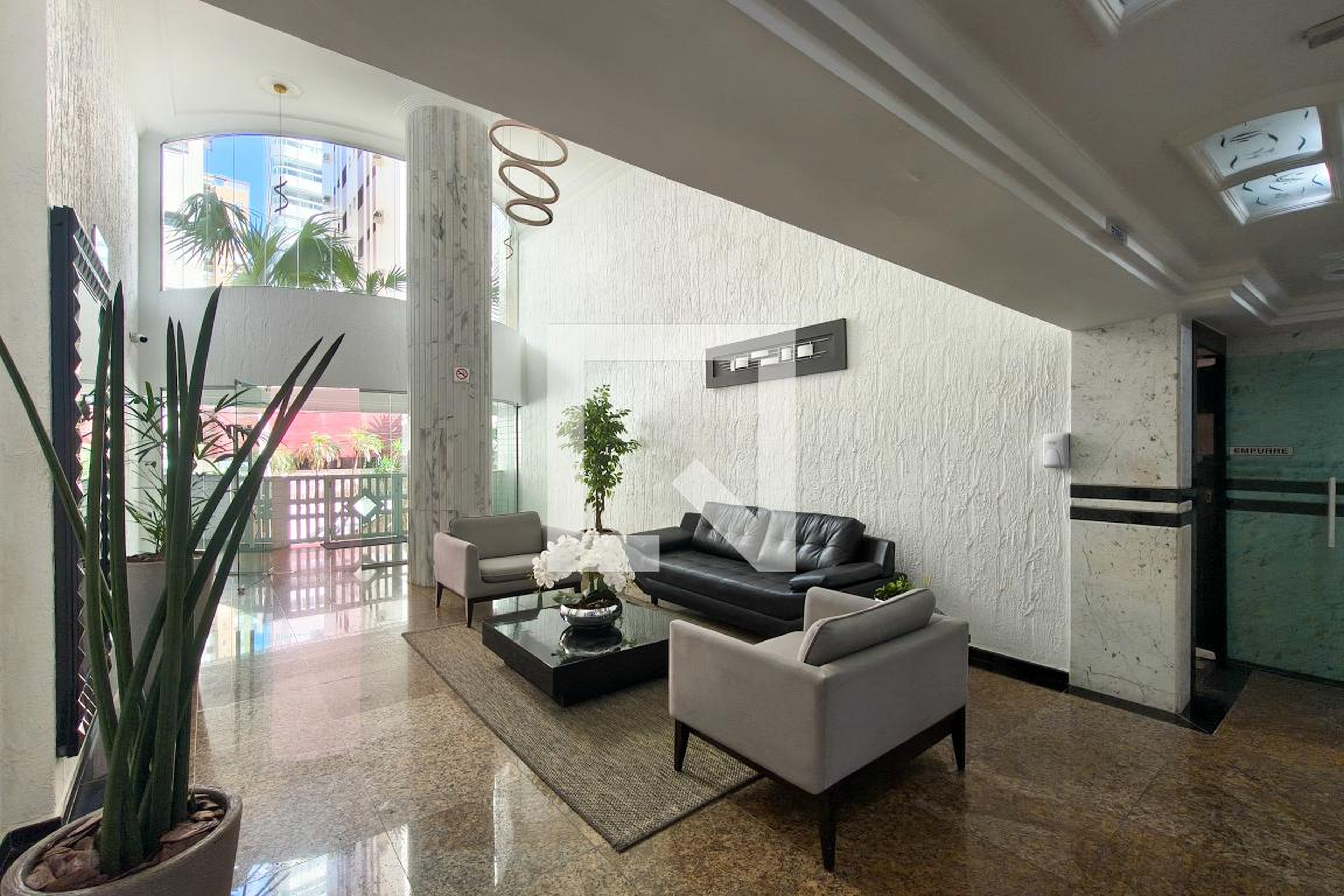 Hall de entrada Condomínio César Residence