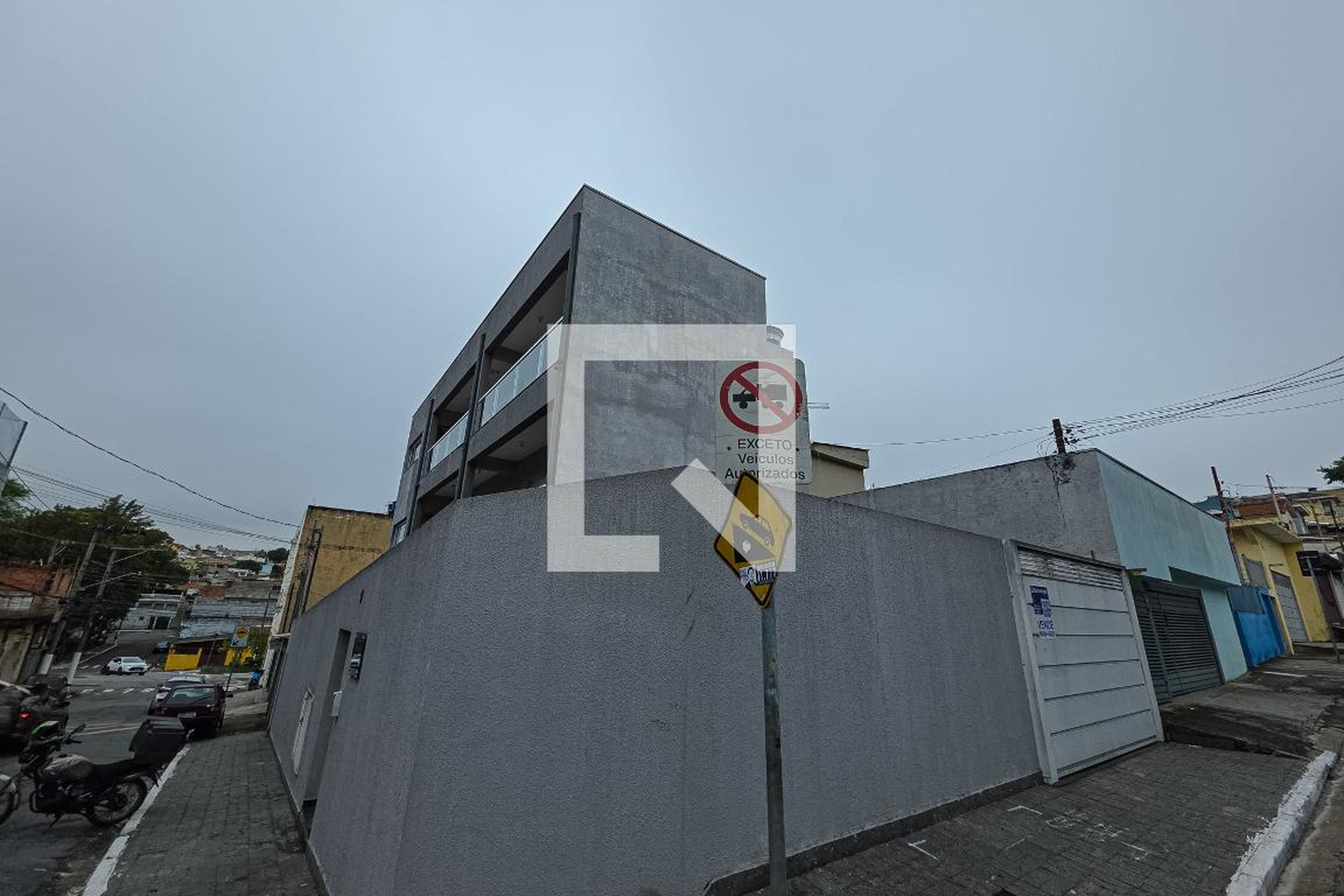 Fachada Condomínio em Rua Joaquim Rosa da Silva, 57