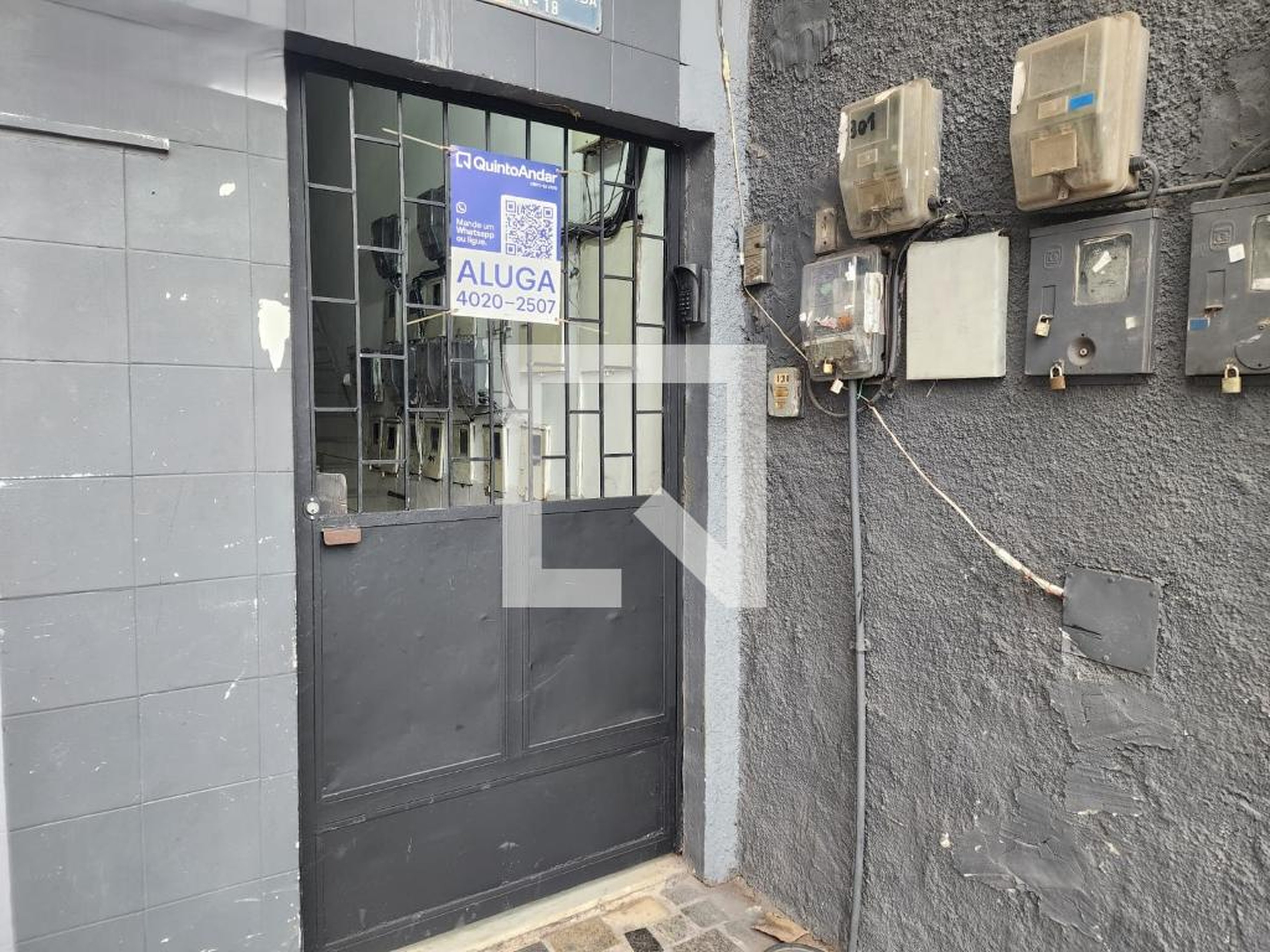 Fachada Condomínio em Rua Mario Miranda, 18