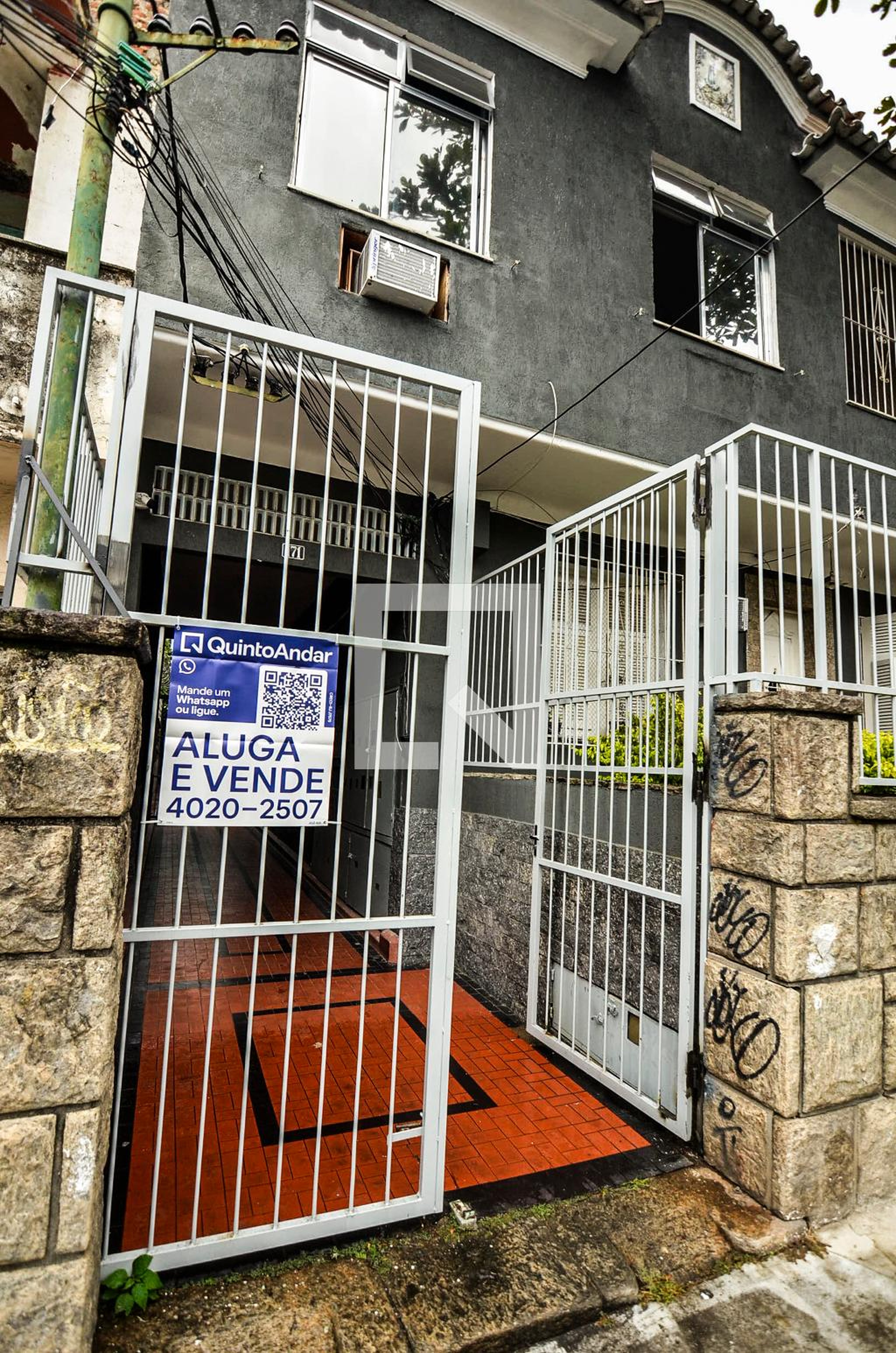 Fachada Condomínio em Rua Caçapava, 171