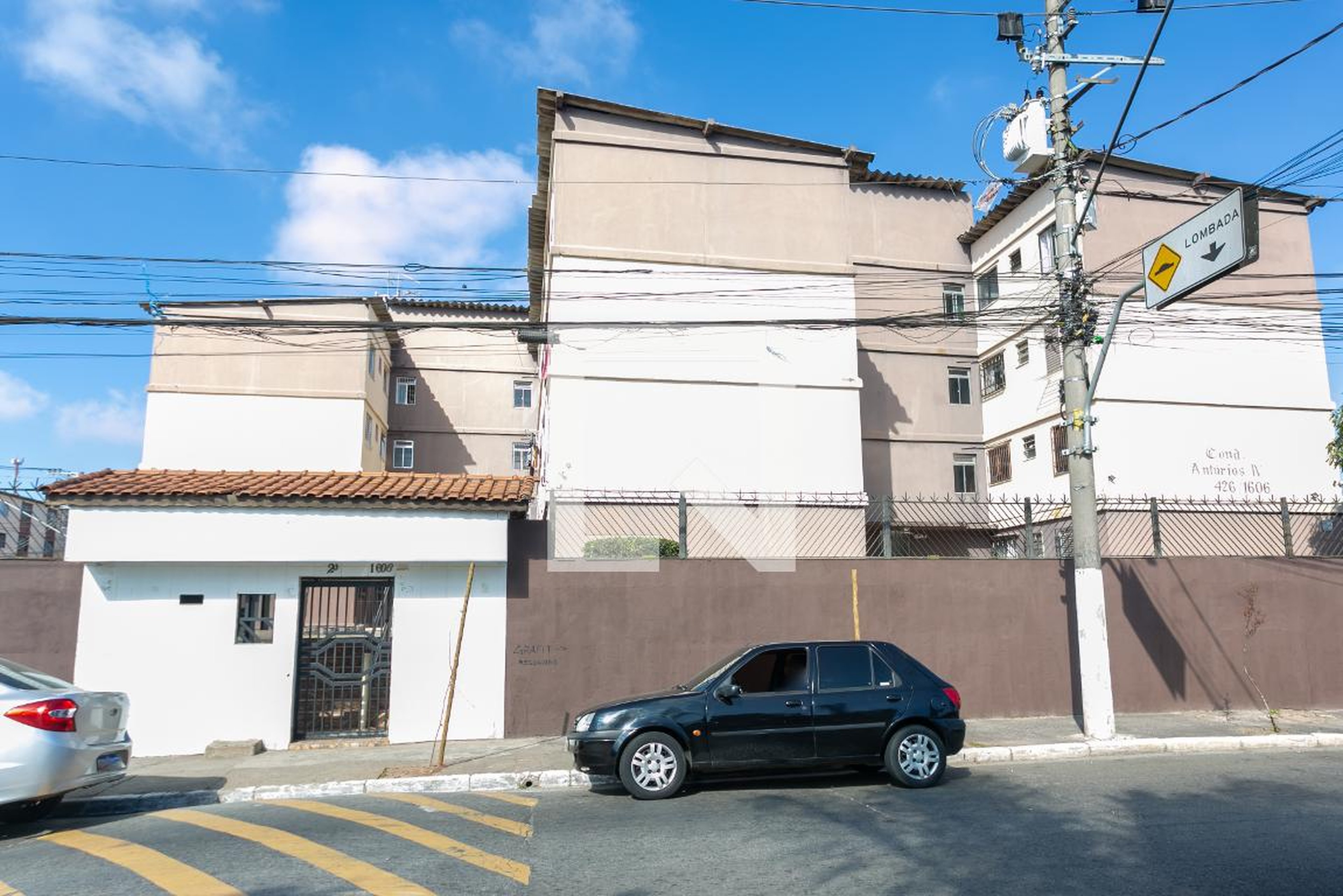 Fachada Condomínio em Rua Nascer do Sol, 529
