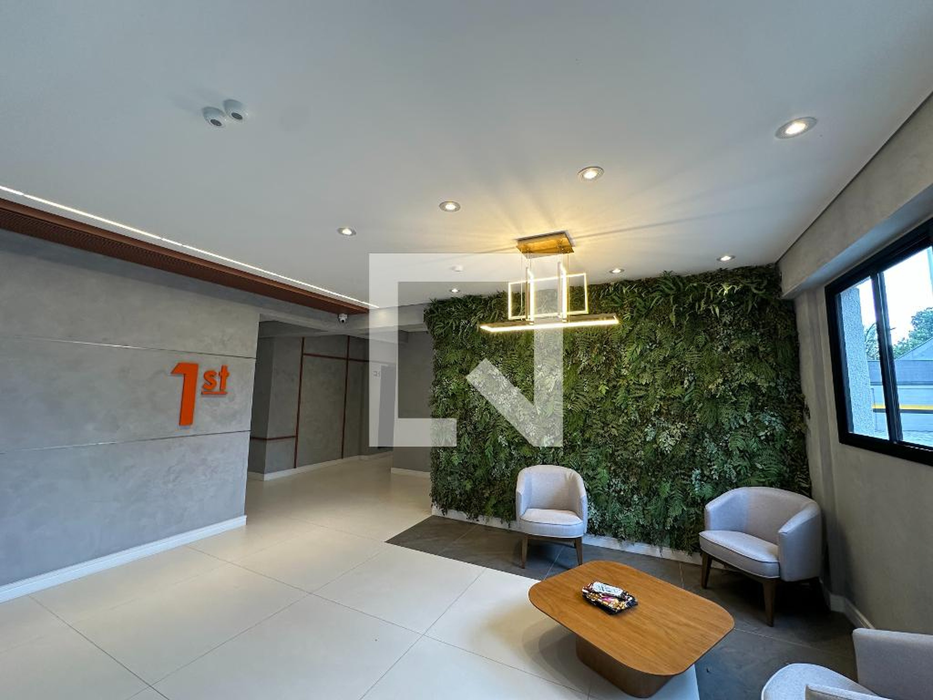 Hall de entrada - The First