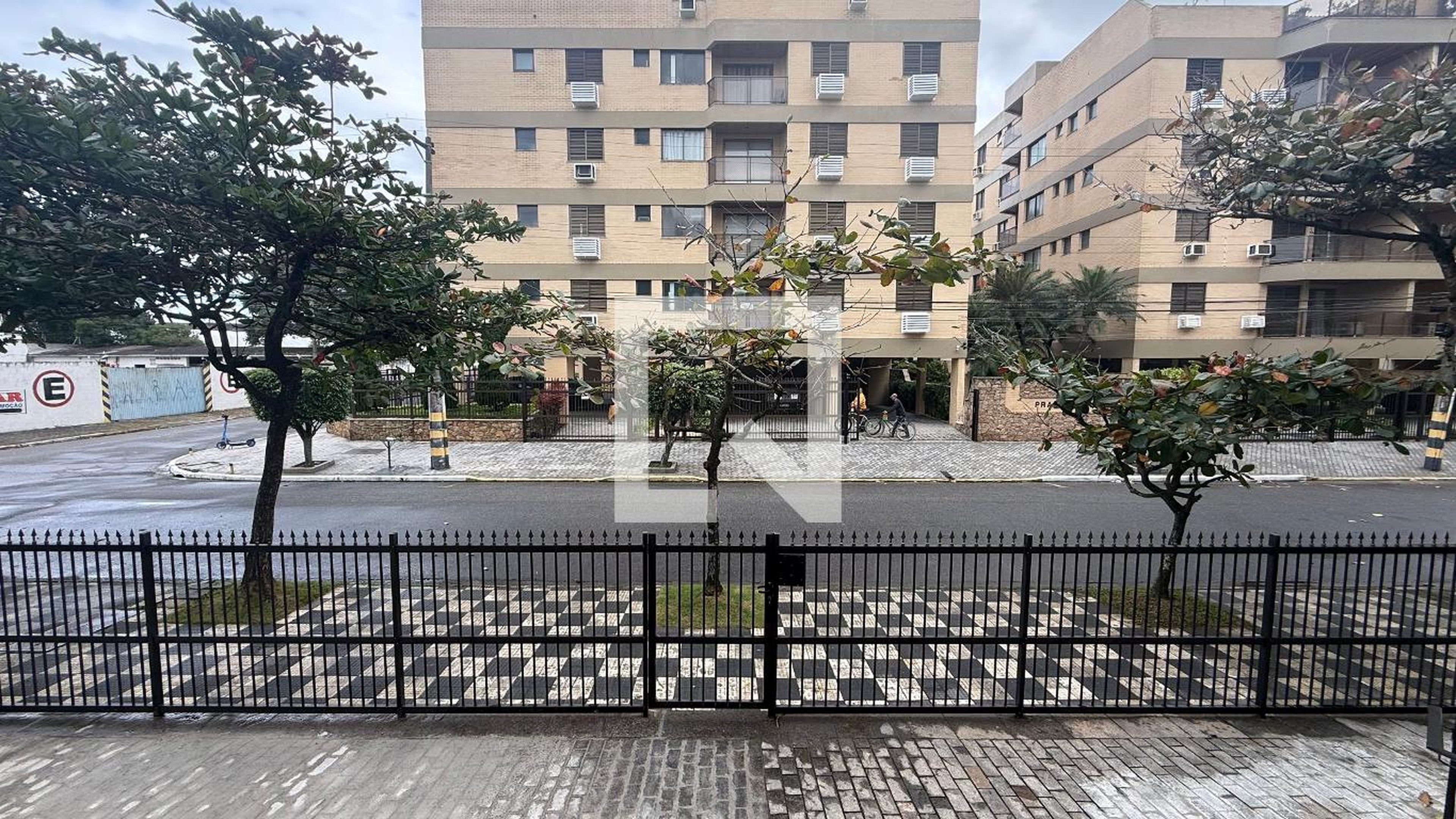 Fachada Condomínio em Rua Colômbia, 160
