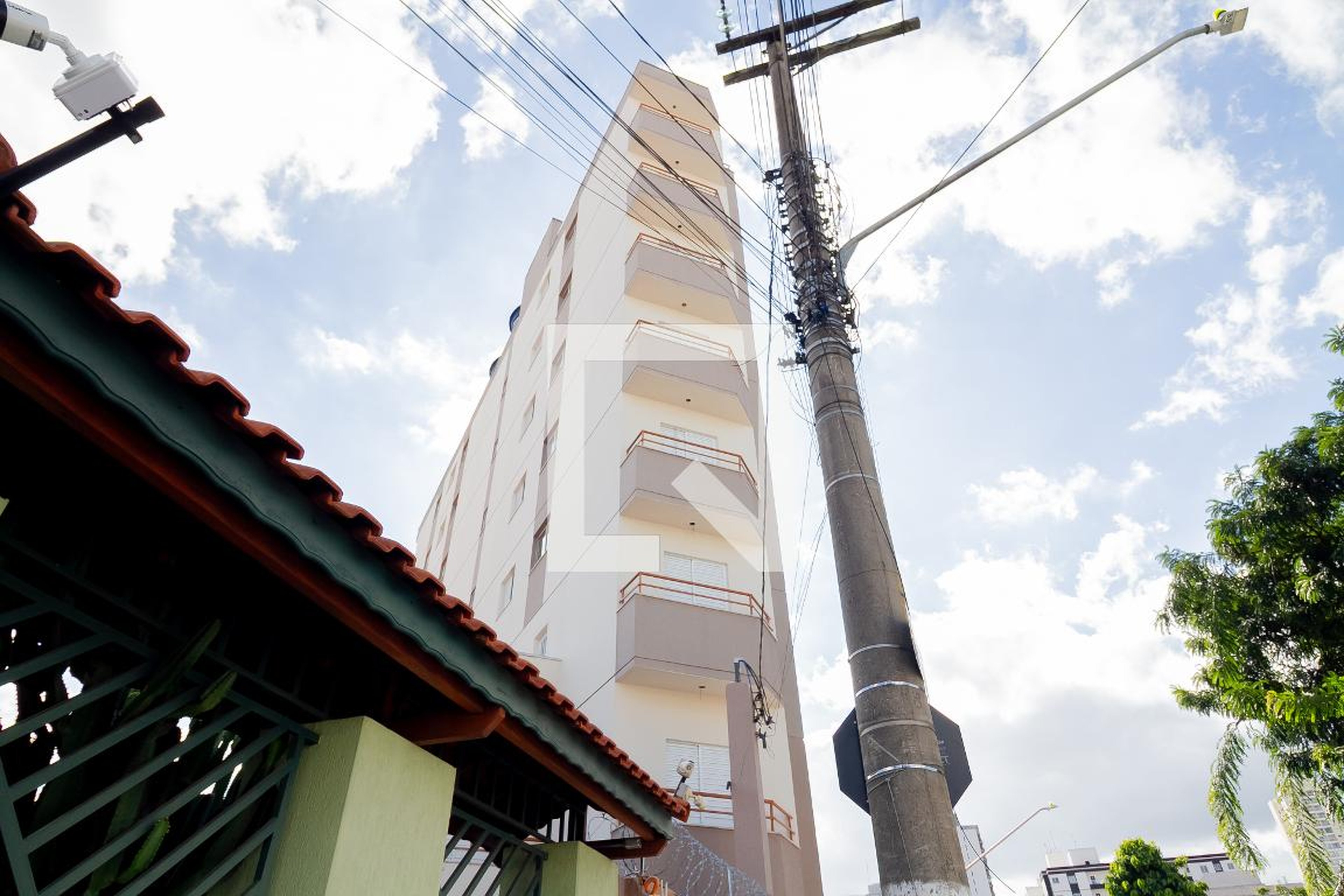 Fachada Condomínio em Rua Coronel Donato, 268