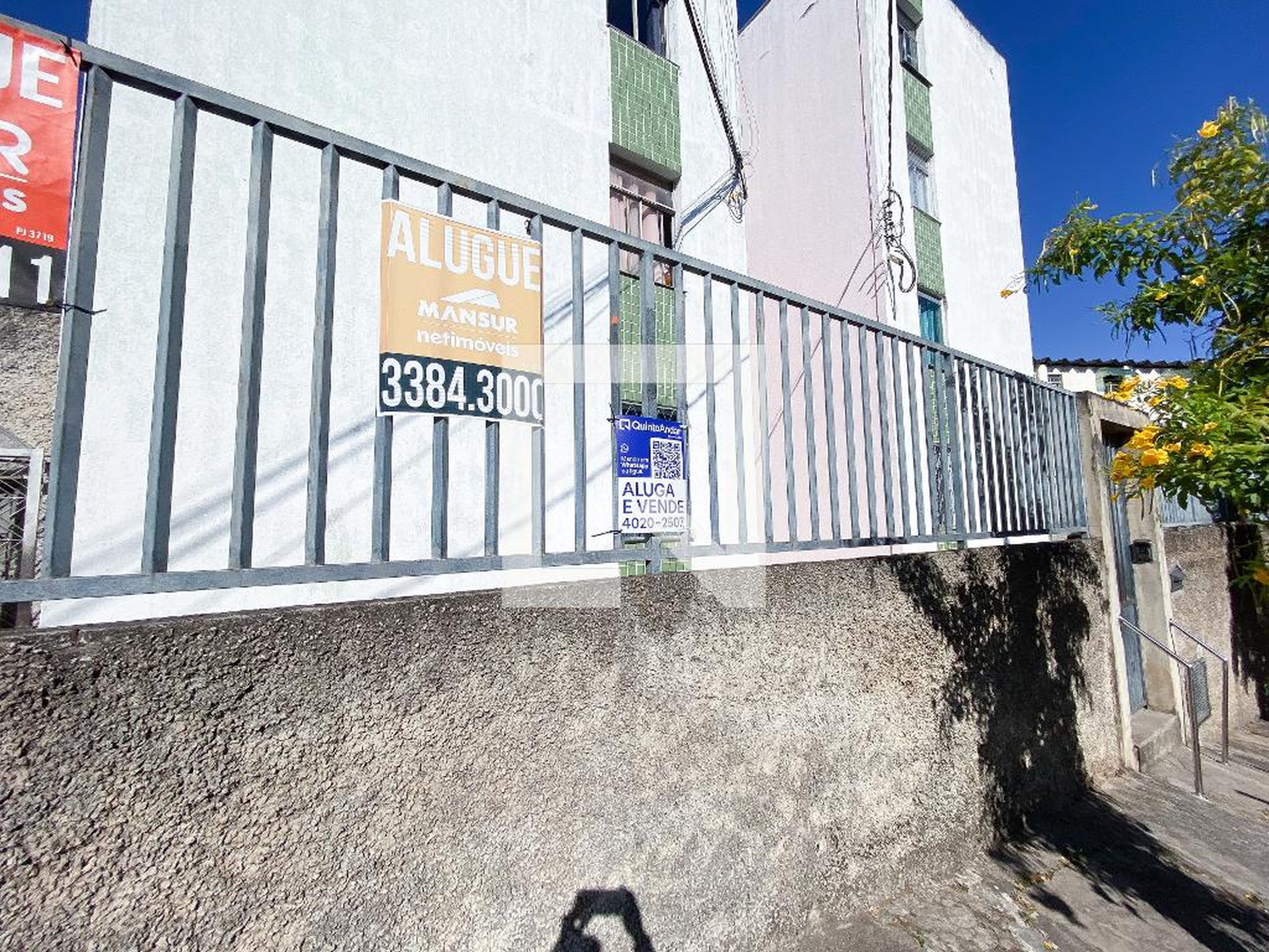 Fachada Condomínio em Rua Padre João, 89
