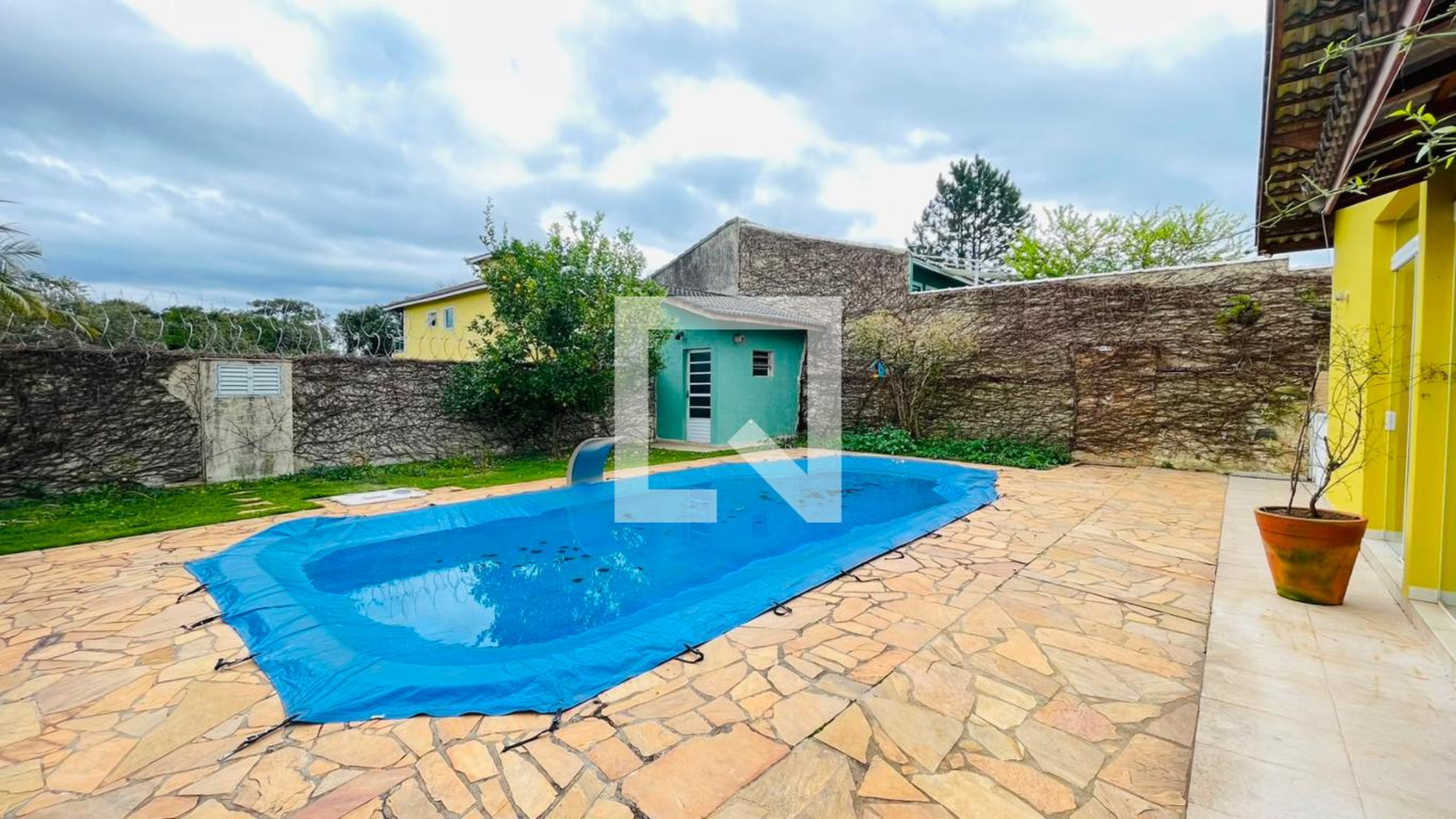 Piscina Condomínio em Rua Vitória Régia, 380