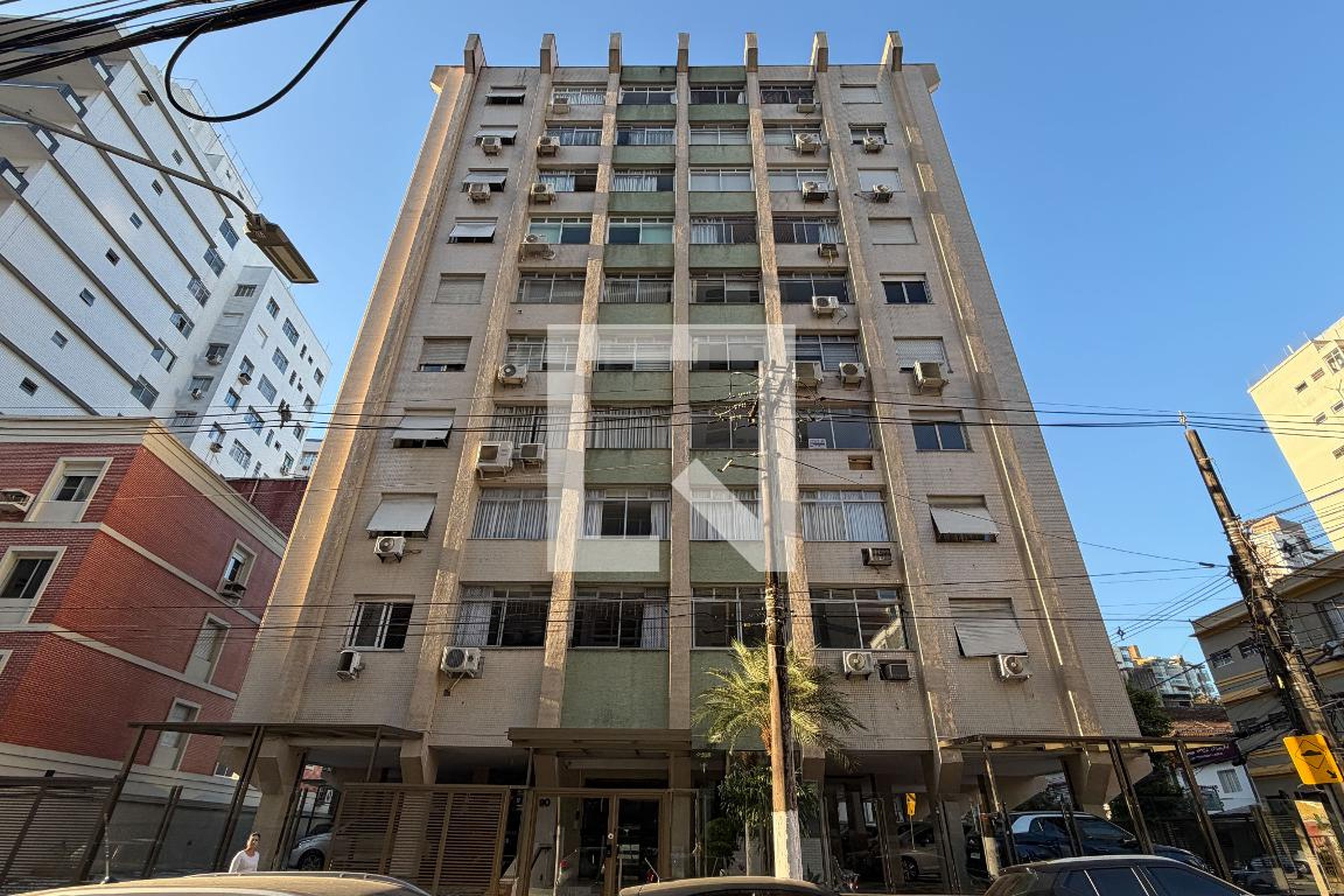 Fachada Condomínio em Rua Governador Pedro de Toledo, 90