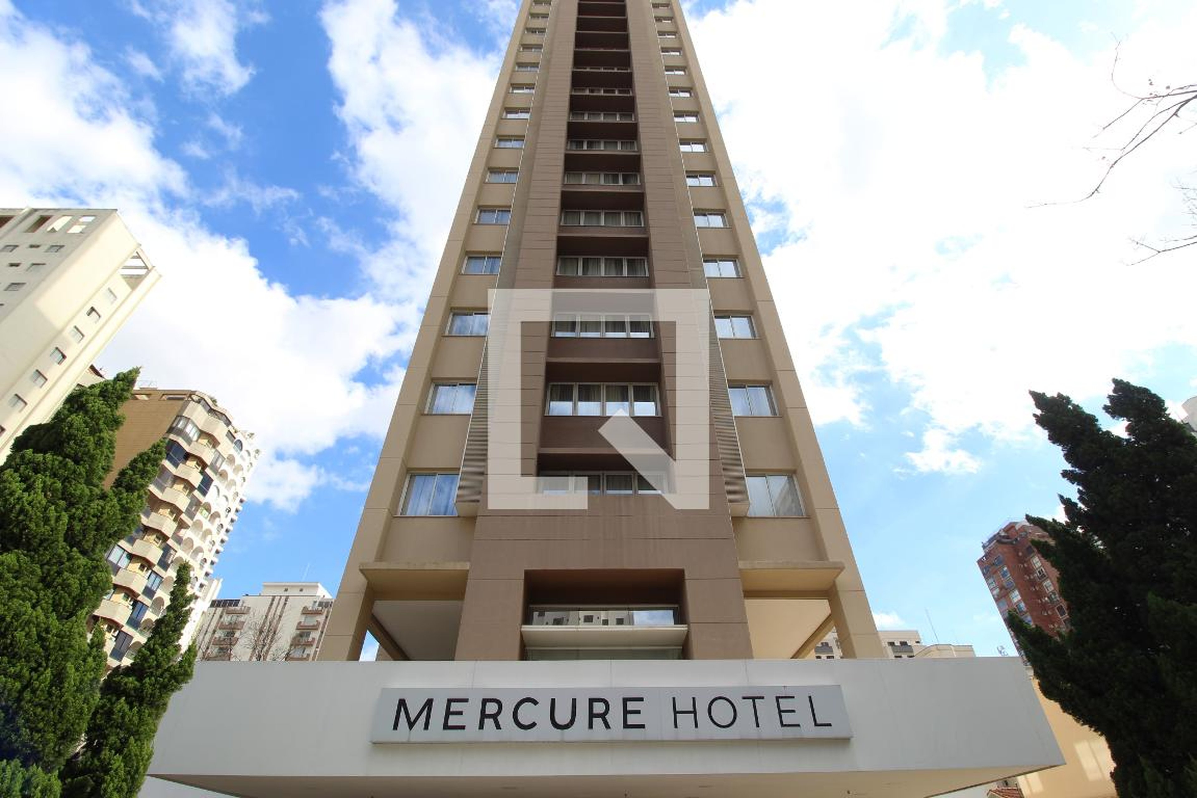 Fachada do Prédio Condomínio Mercure Vila Olimpia