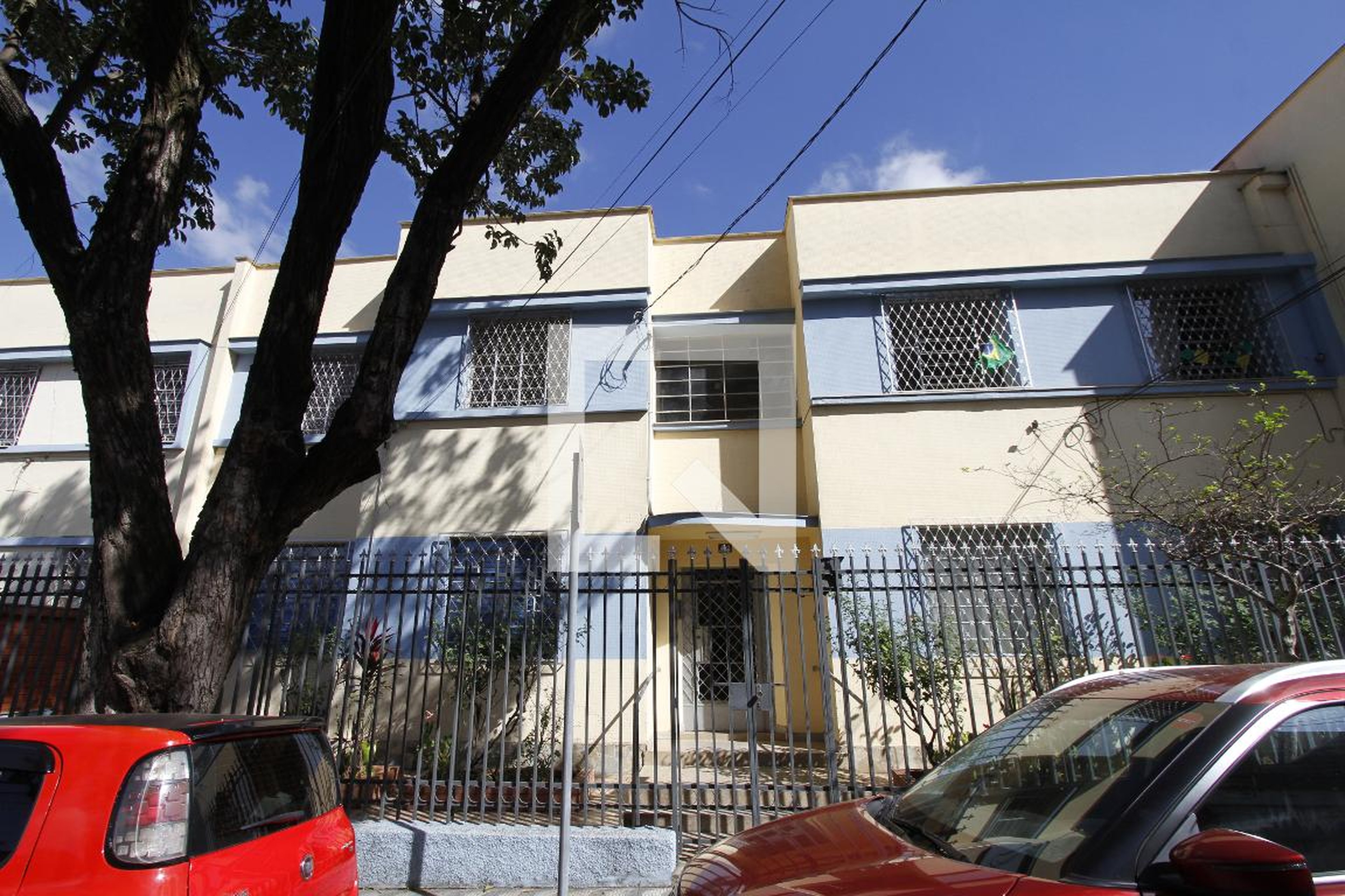 Fachada Condomínio em Rua Monte Santo, 493