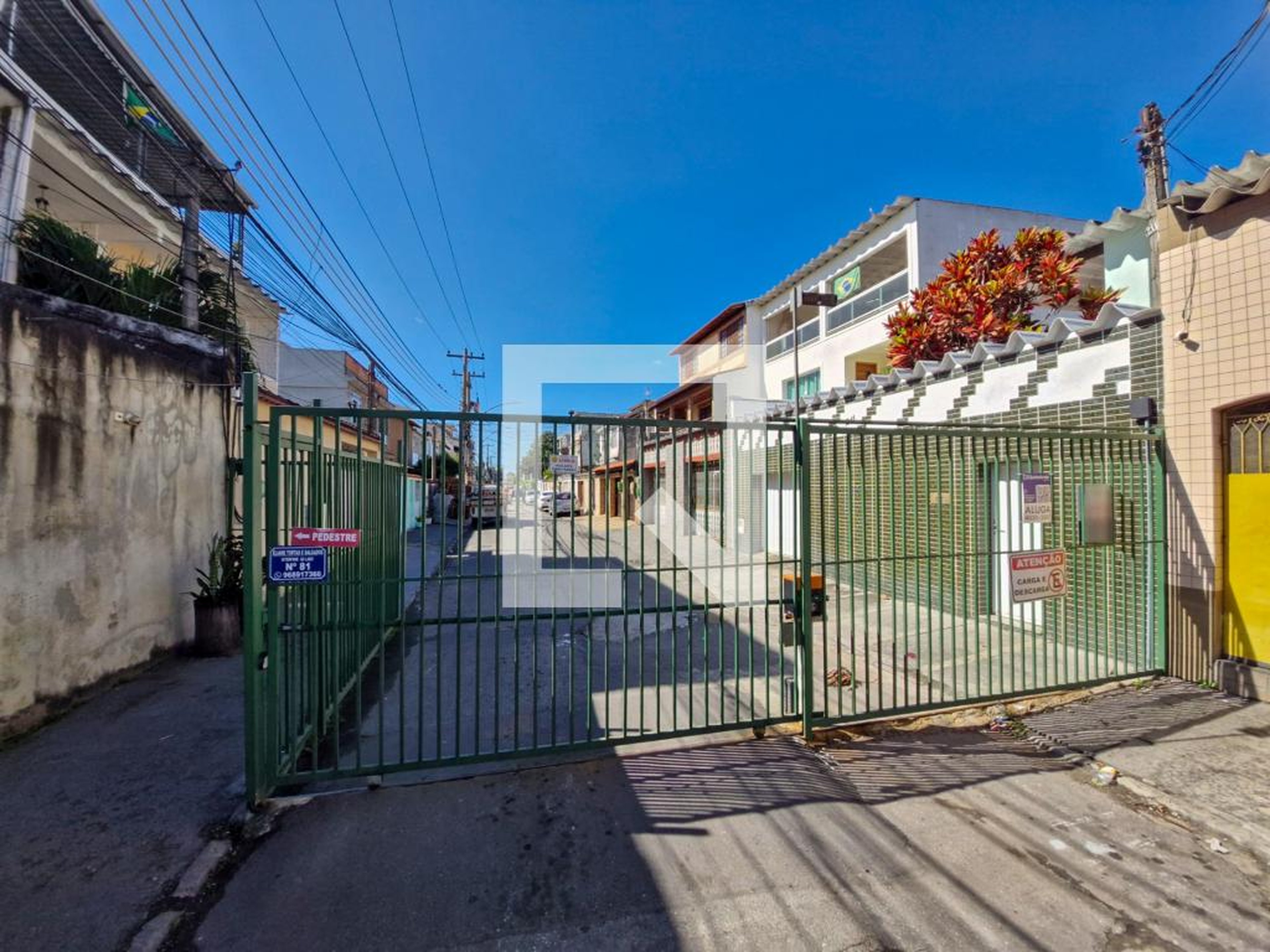 Fachada Condomínio em Rua Epitácio Costa, 81