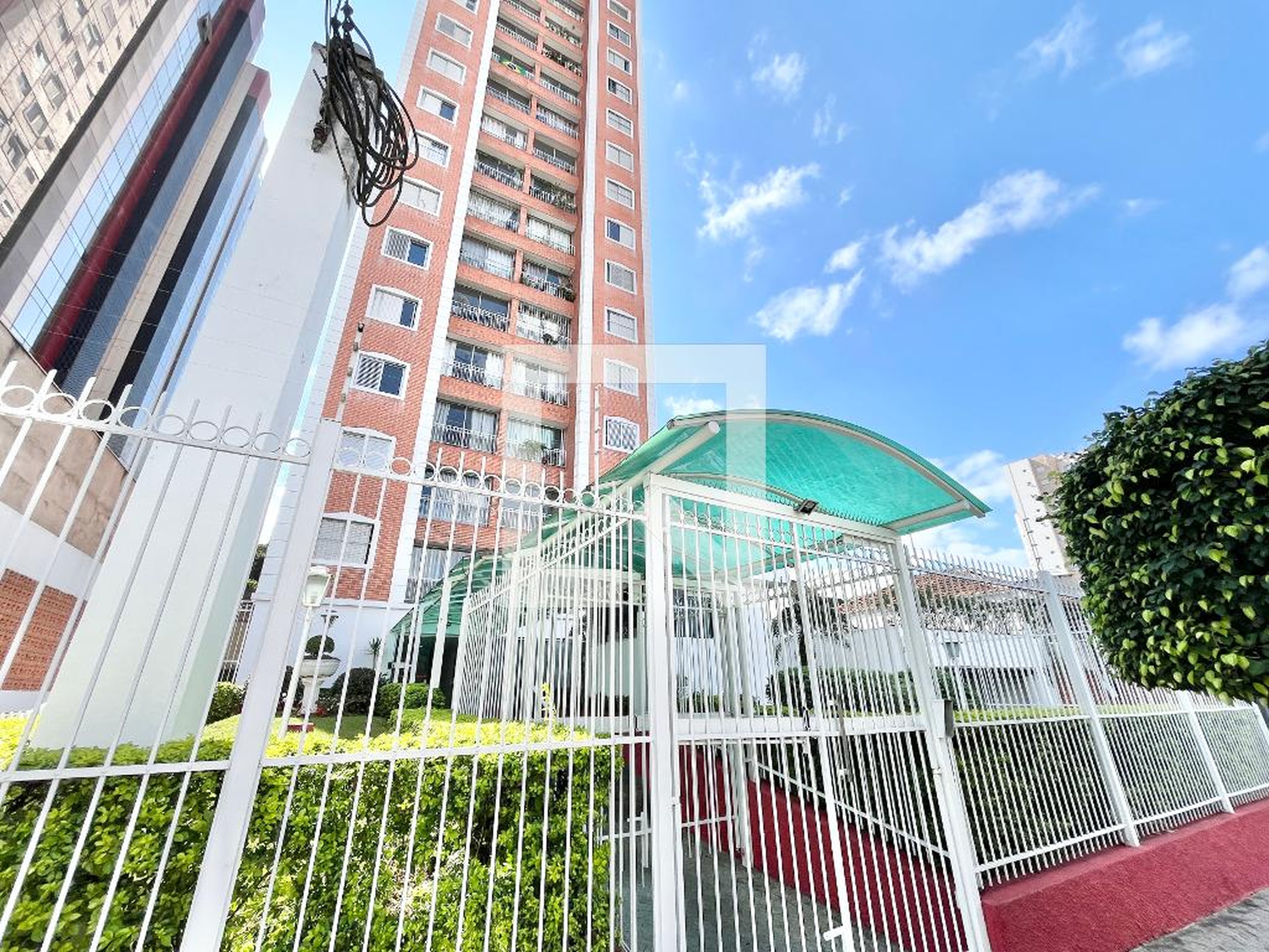 Fachada Condomínio em Rua Zanzibar, 58