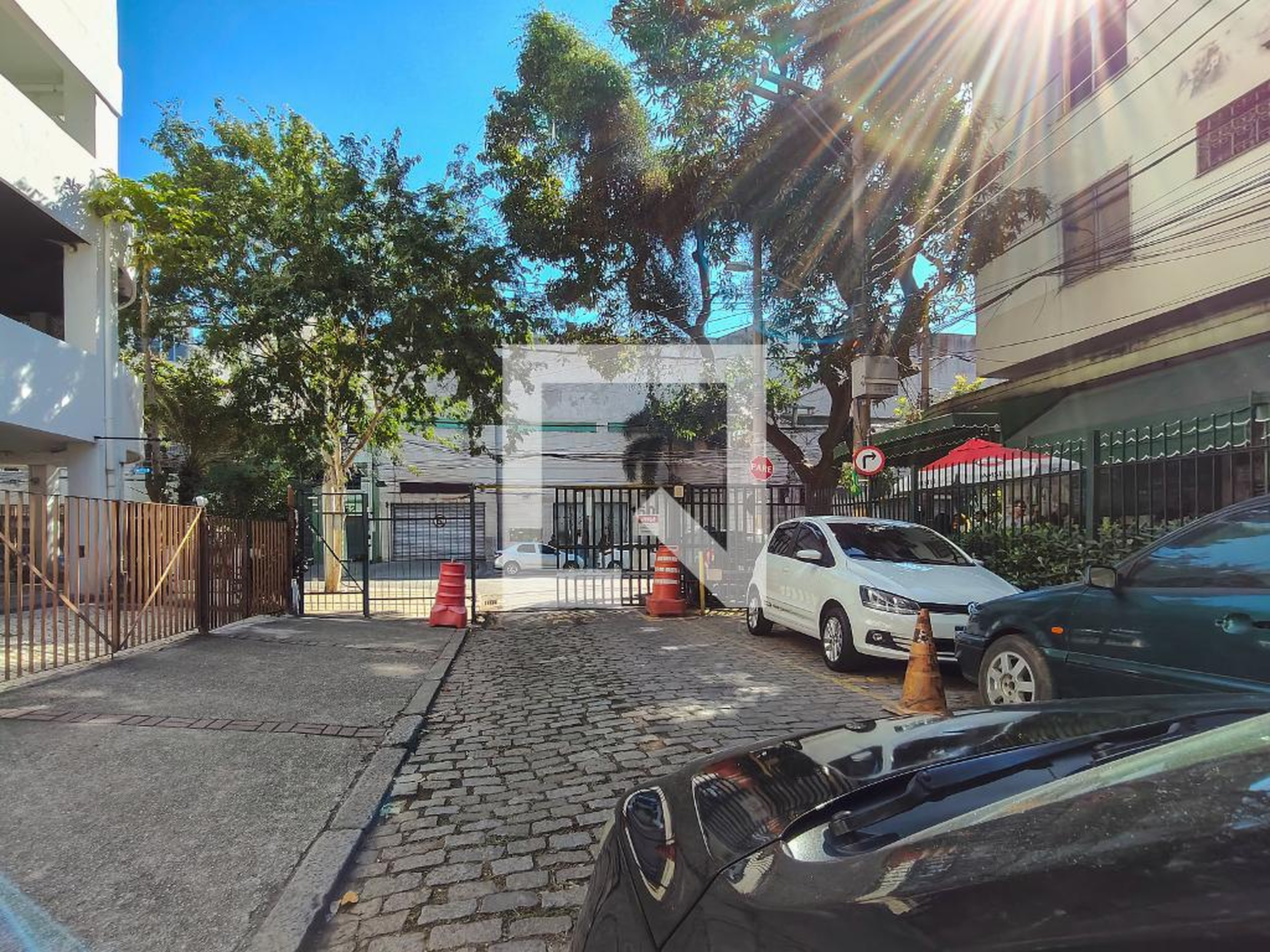 Fachada do Prédio Condomínio em Rua Tenente Viêira Sampaio, 100