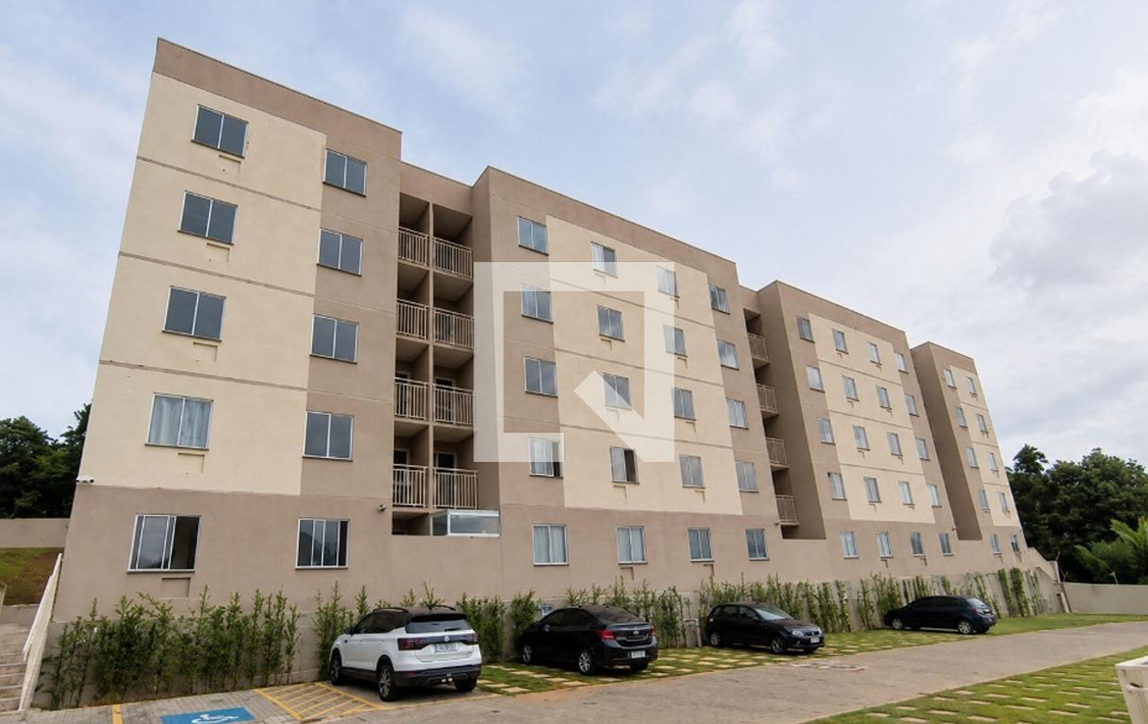 Fachada Residencial Ondas Verdes