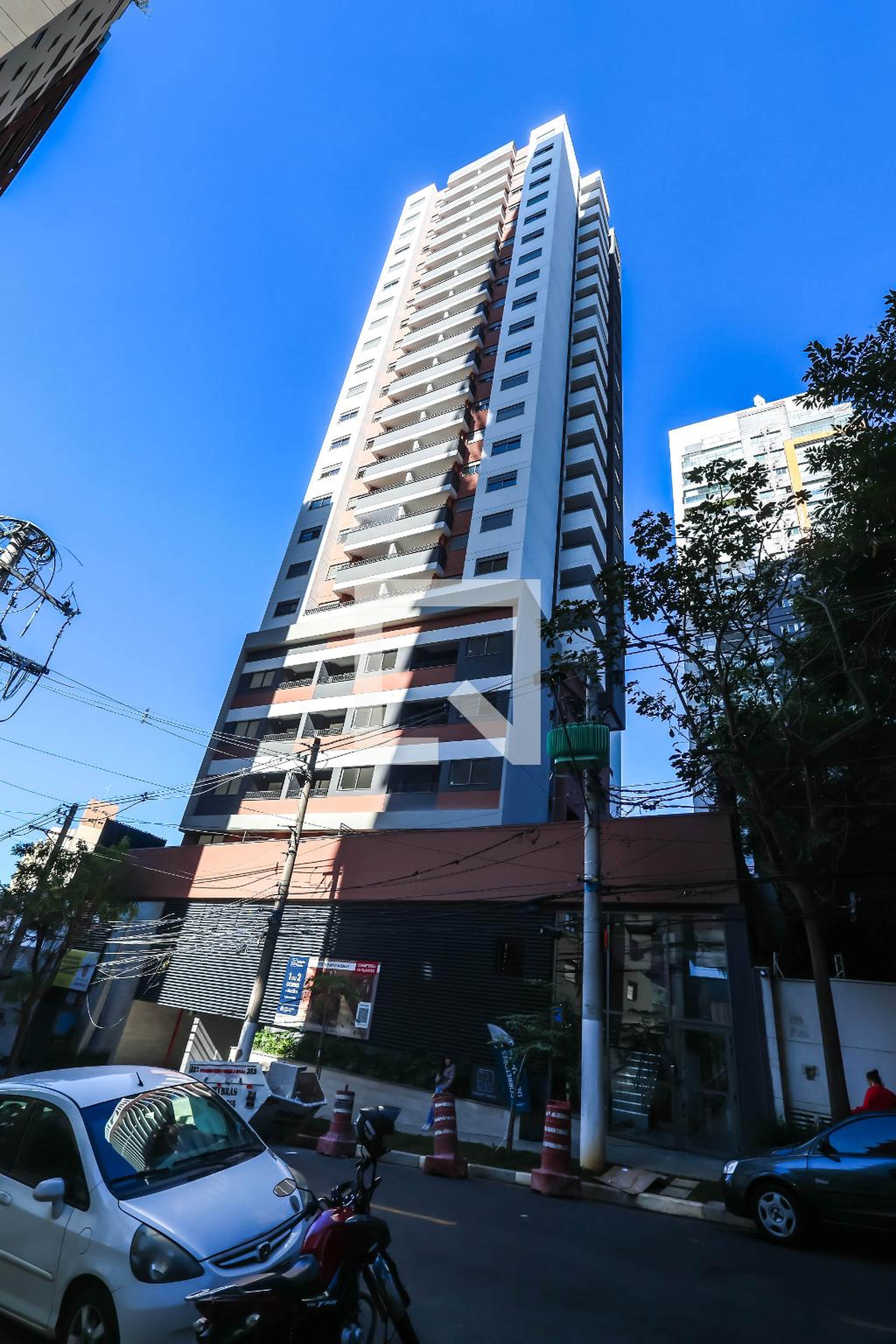Fachada Condomínio em Rua Joaquim Távora, 143