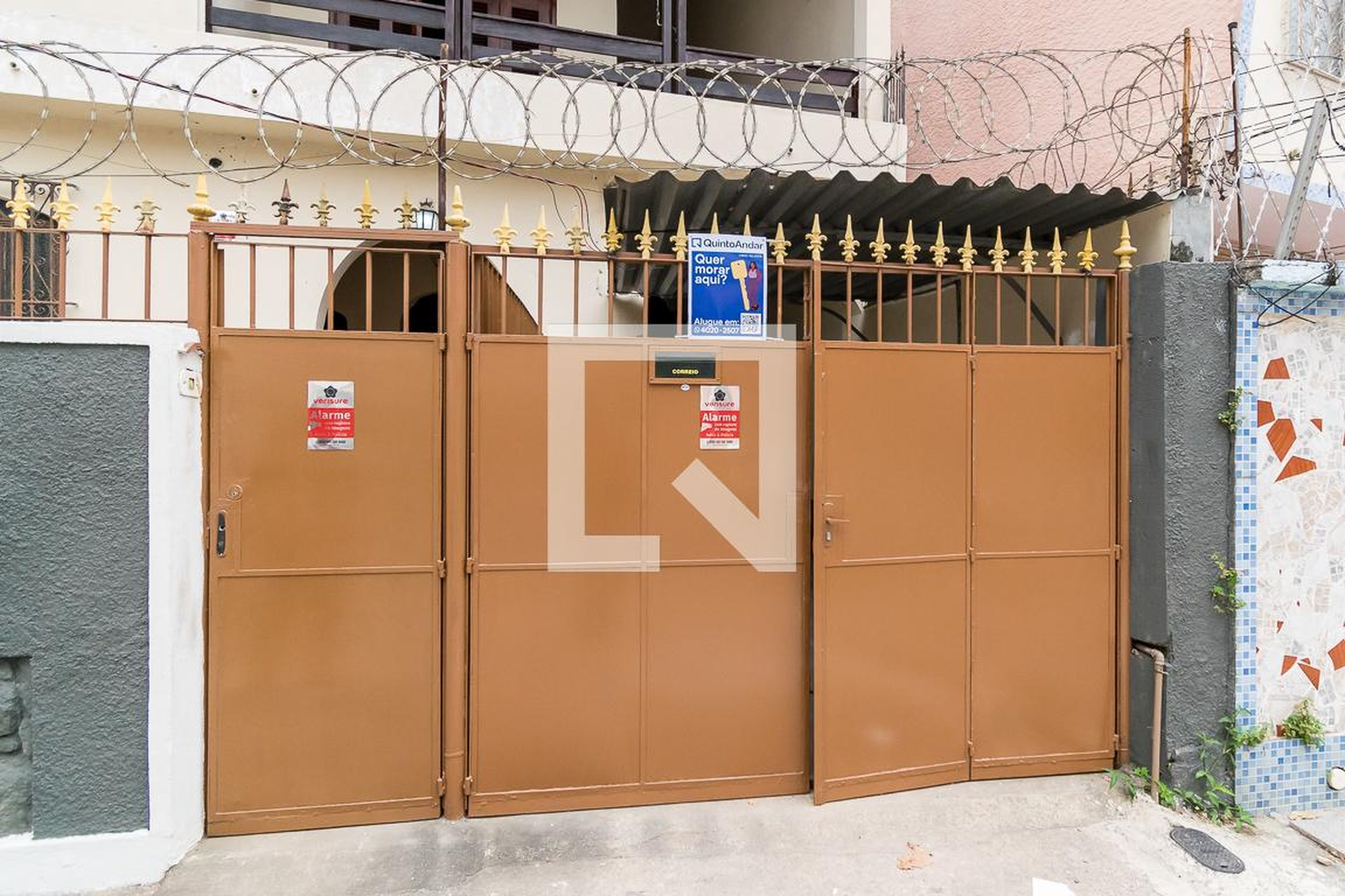 Fachada Condomínio em Rua Fernandes Pinheiro, 41
